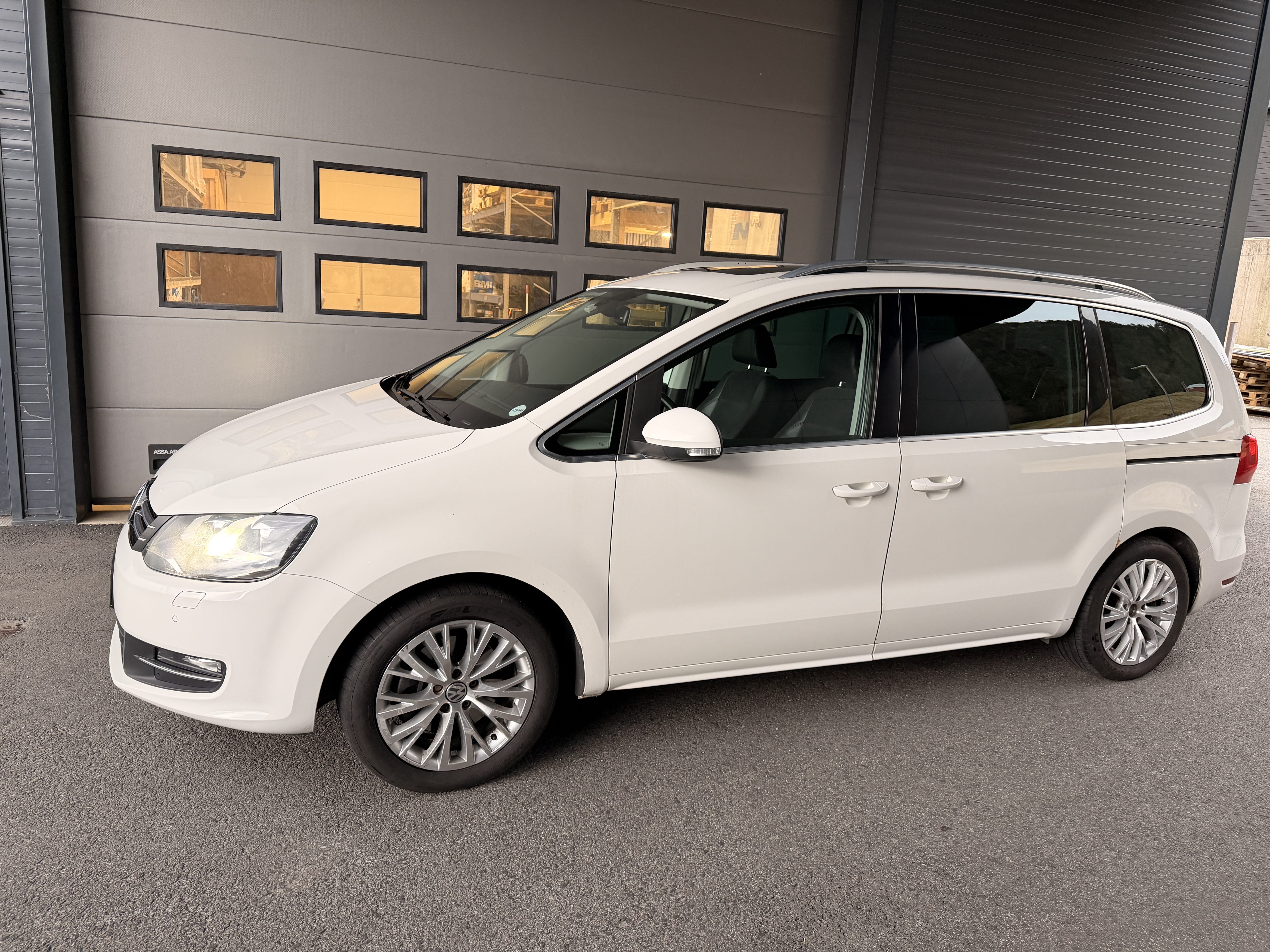 Volkswagen Sharan 2,0tdi med GPS