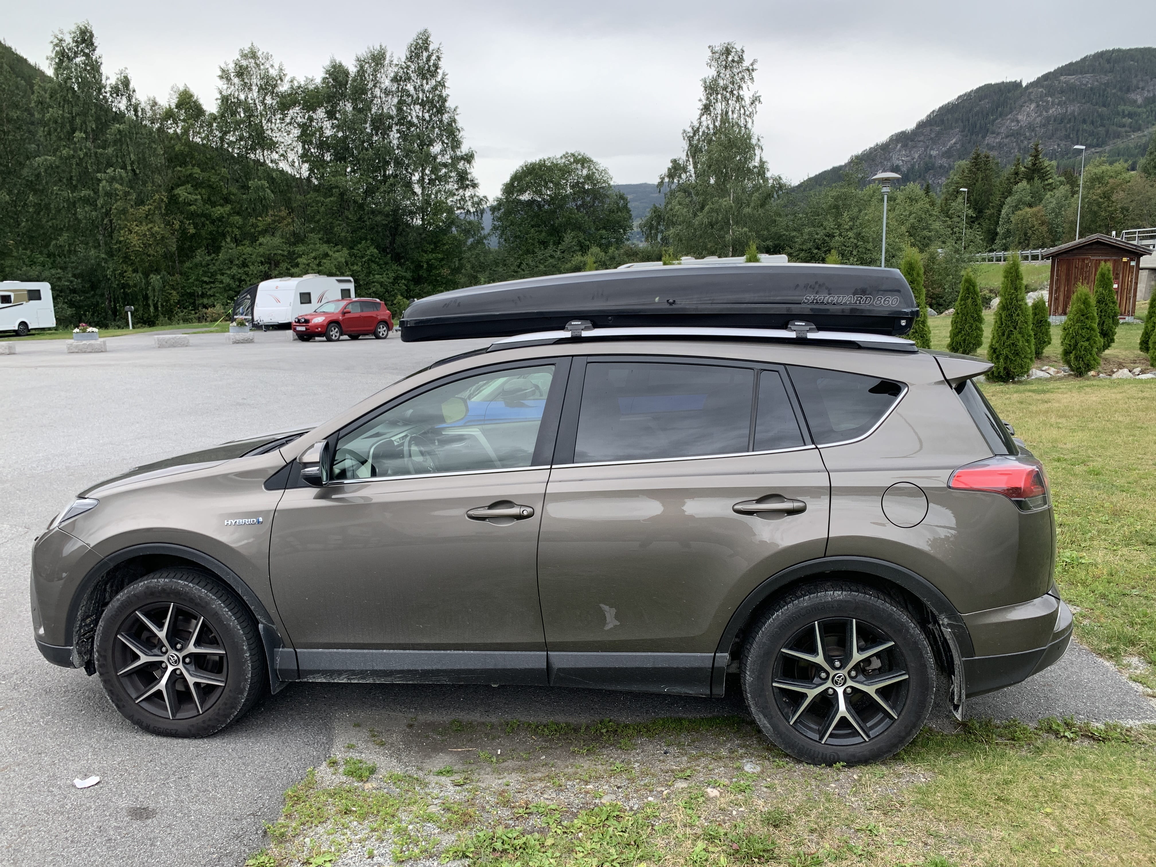 Toyota RAV4 Hybrid 4x4 with Air conditioning