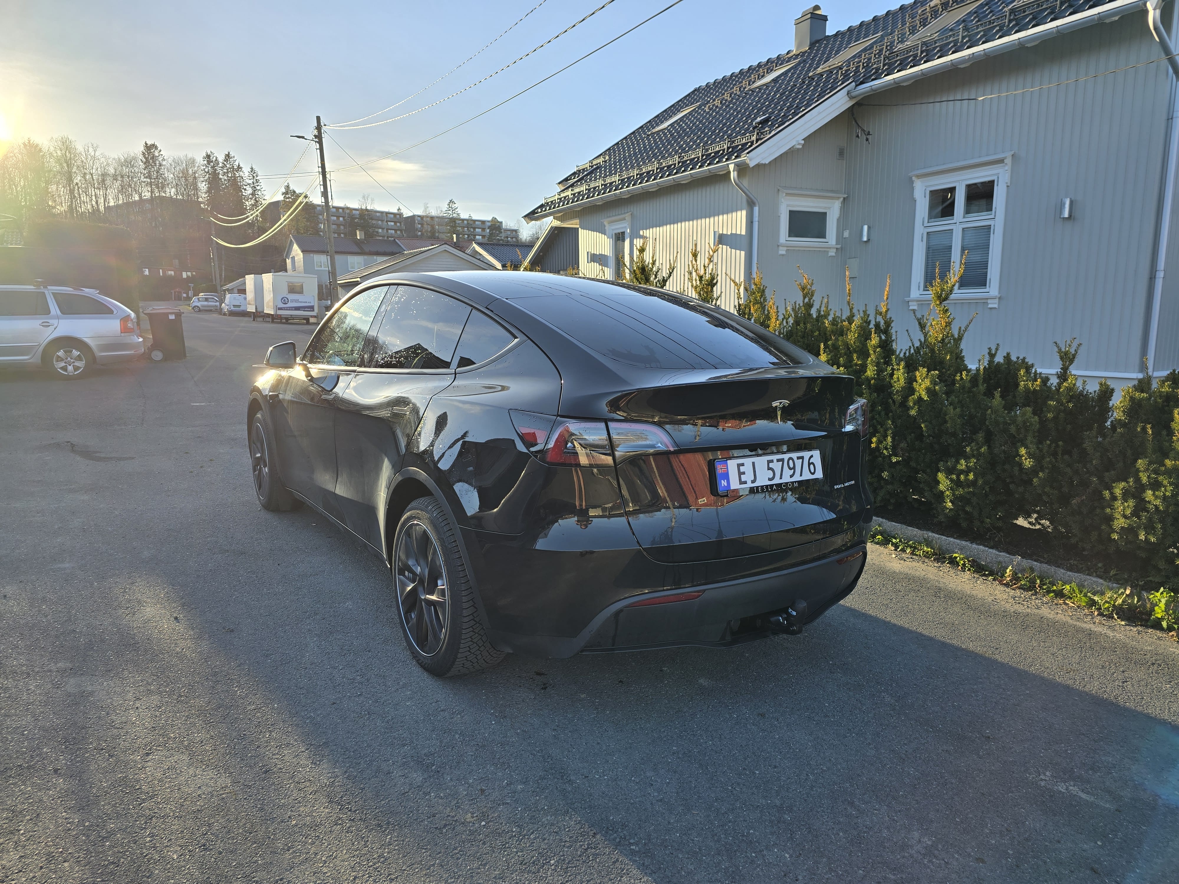 Tesla Model Y Long Range med Cruisekontroll