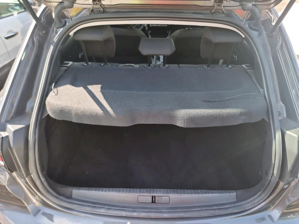 Peugeot 208 avec GPS