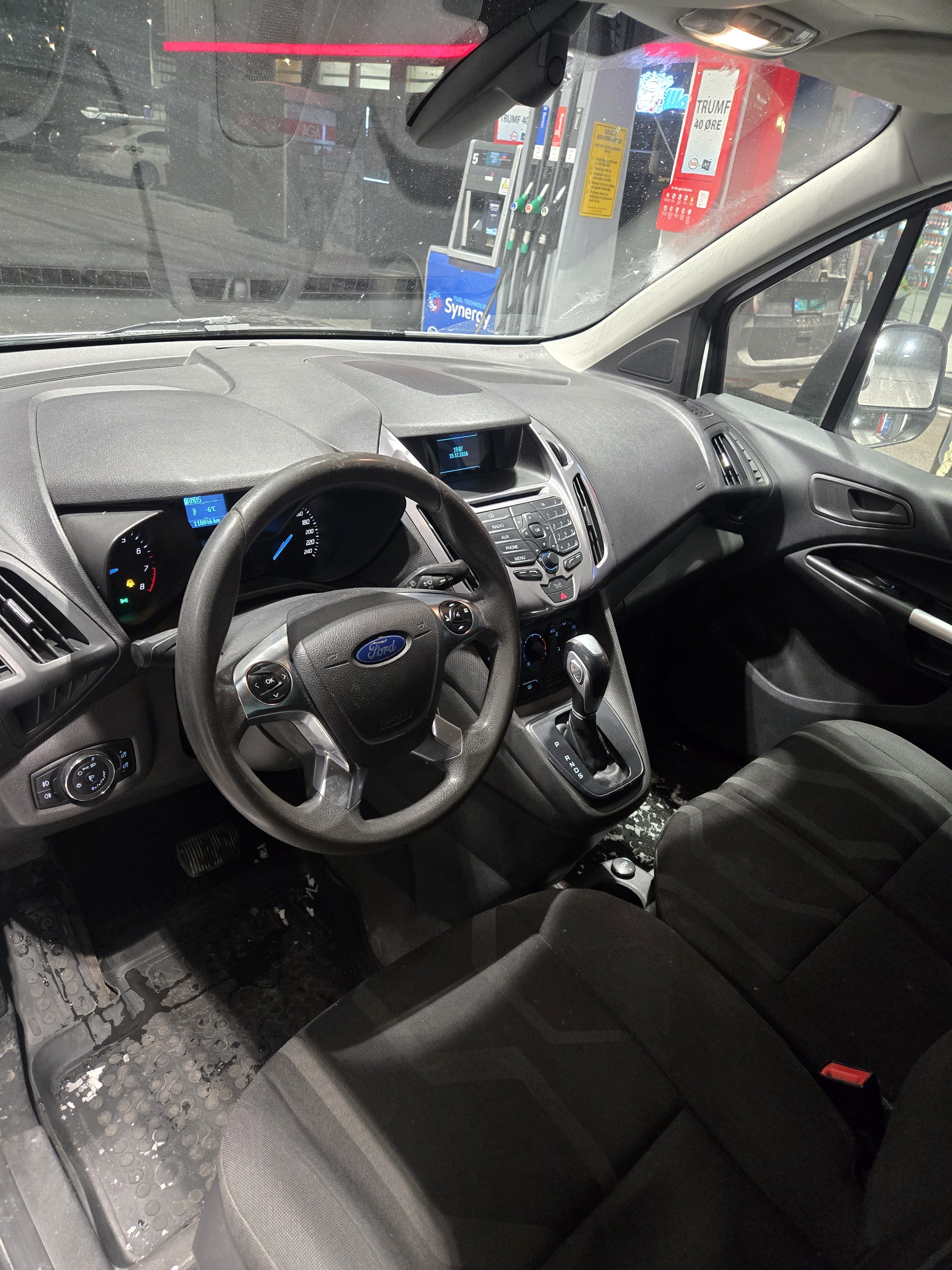 Ford Transit Connect med Tilhengerfeste