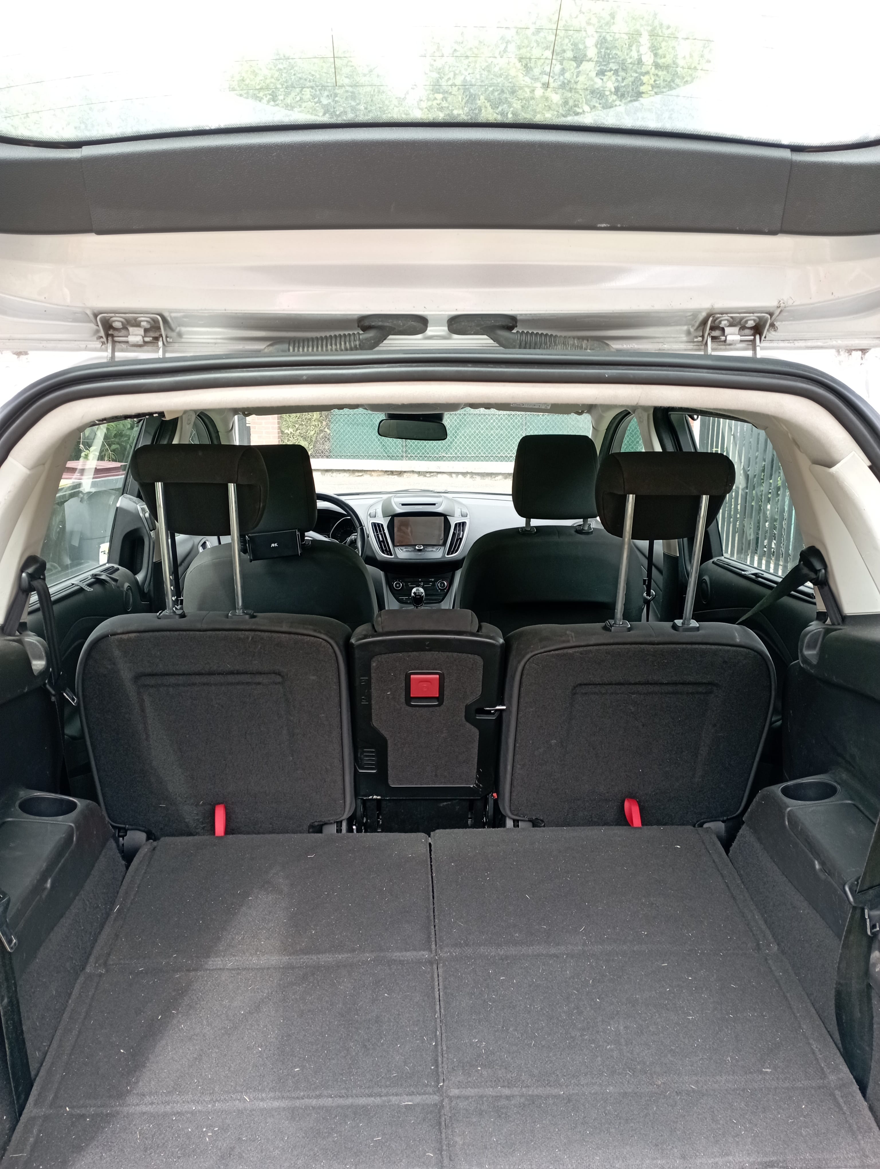 Ford Grand C-Max avec Coffre de toit