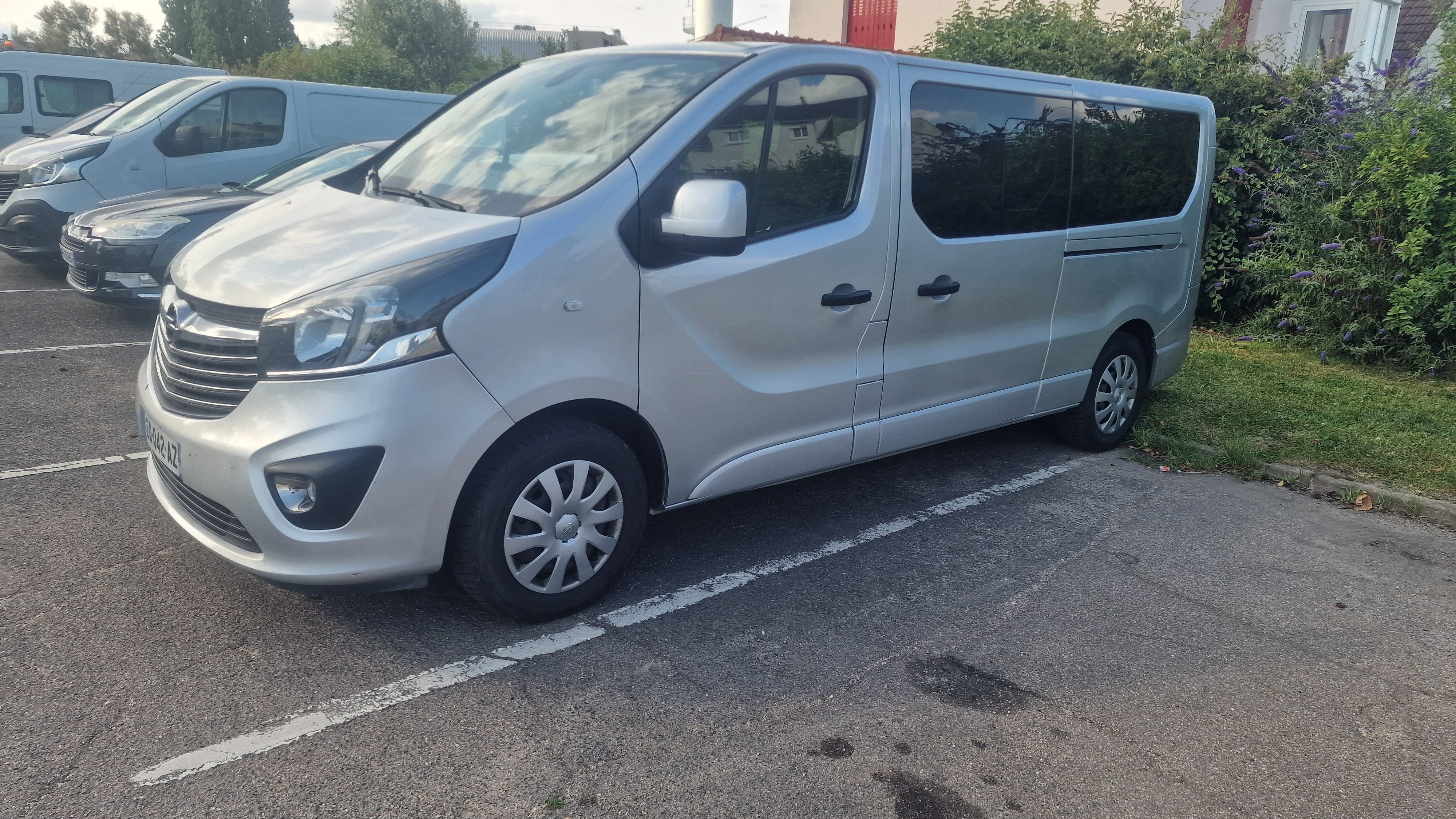 Opel Vivaro Combi Vivaro combi EQ042 avec GPS