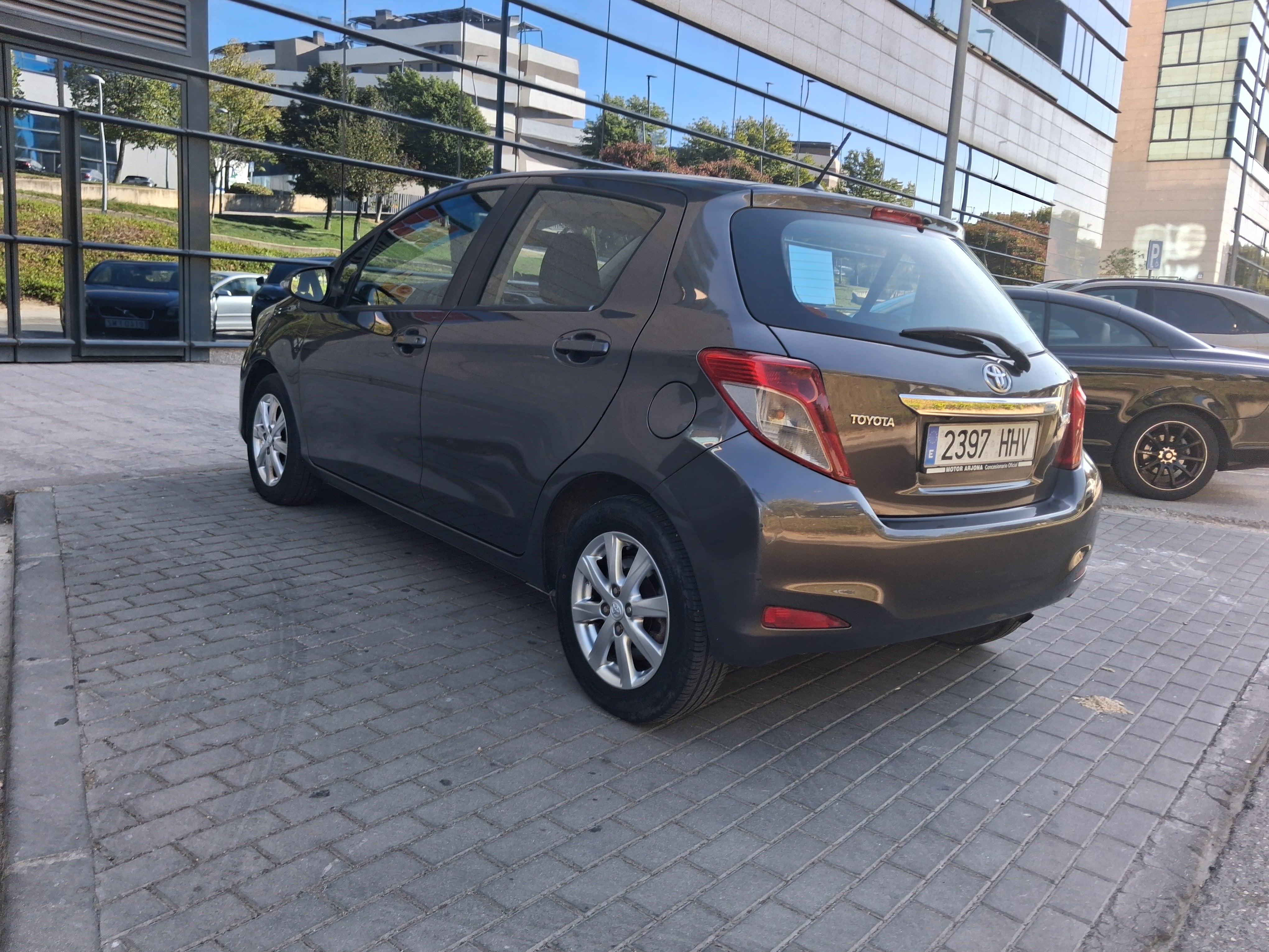 Toyota Yaris con Aire acondicionado