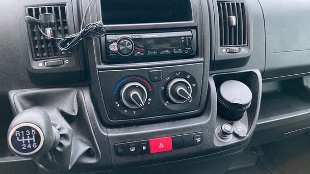 Peugeot Boxer Combi 2016 (Réf DZ864) III phase 3 / 2.0 BlueHDi / avec Parking Pessac & Aéroport Bordeaux avec Audio Bluetooth
