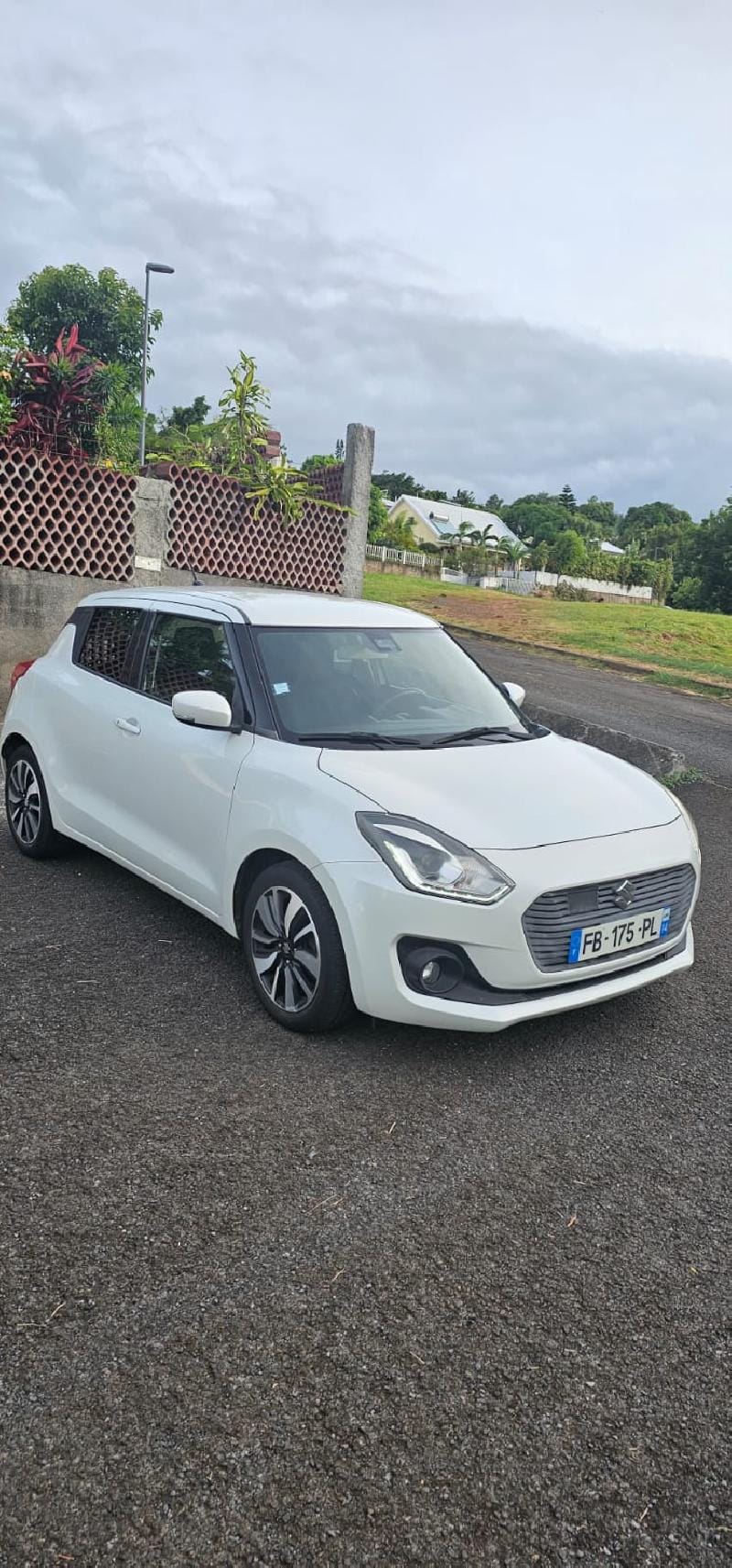 Suzuki Swift, 2018, Essence 95 / Électrique (hybride)