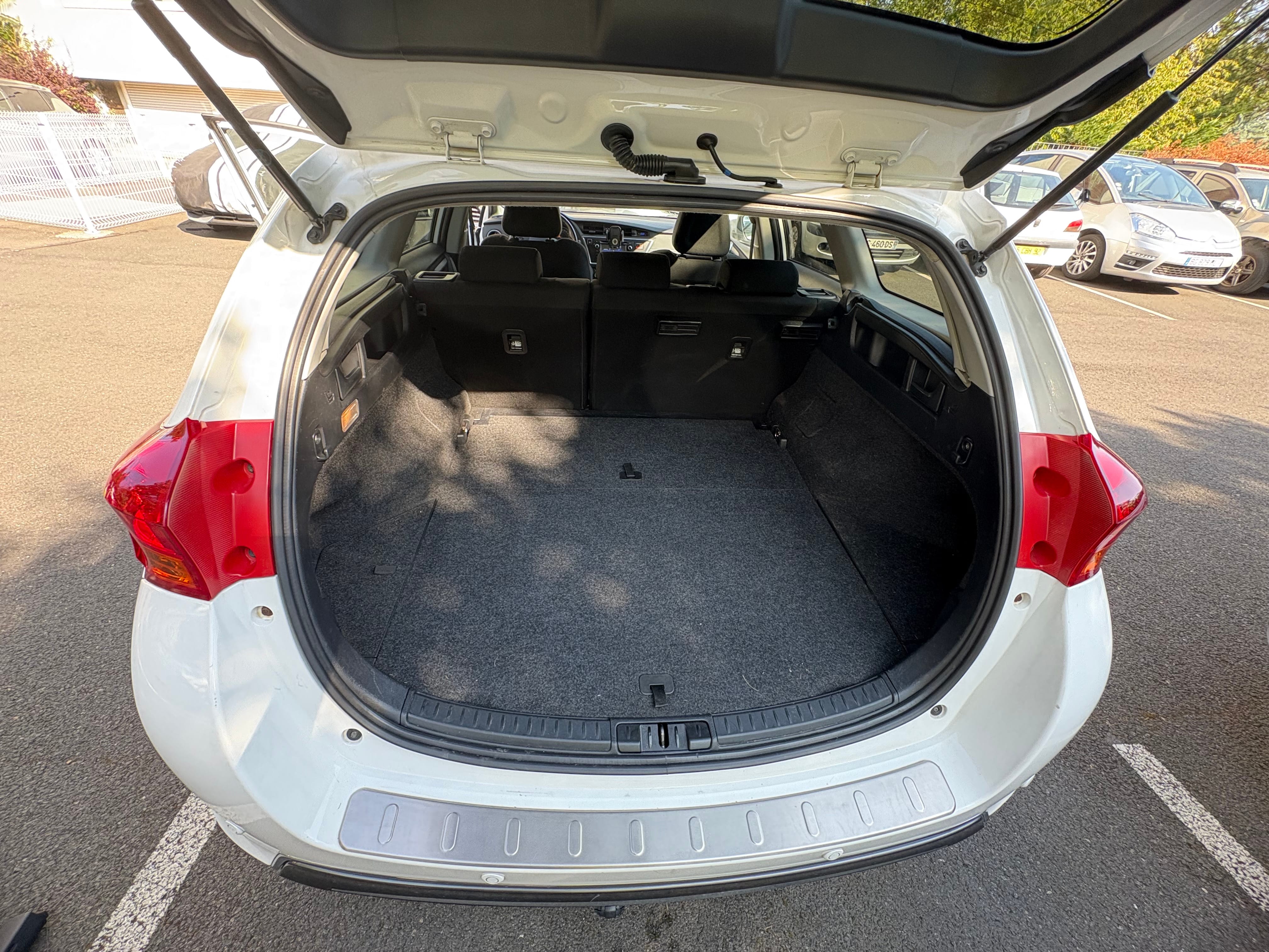 Toyota Auris Break avec Attelage