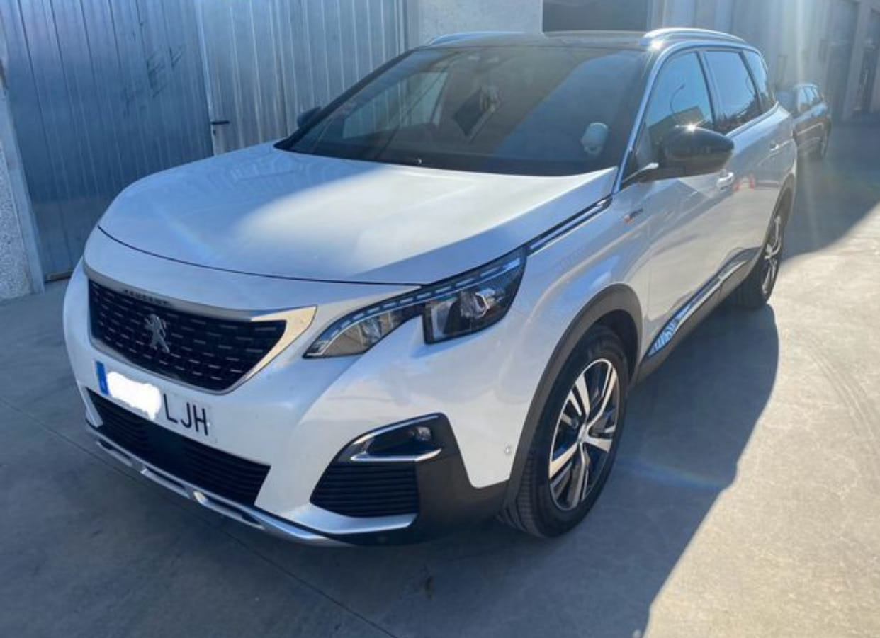 Peugeot 5008 with Bluetooth audio