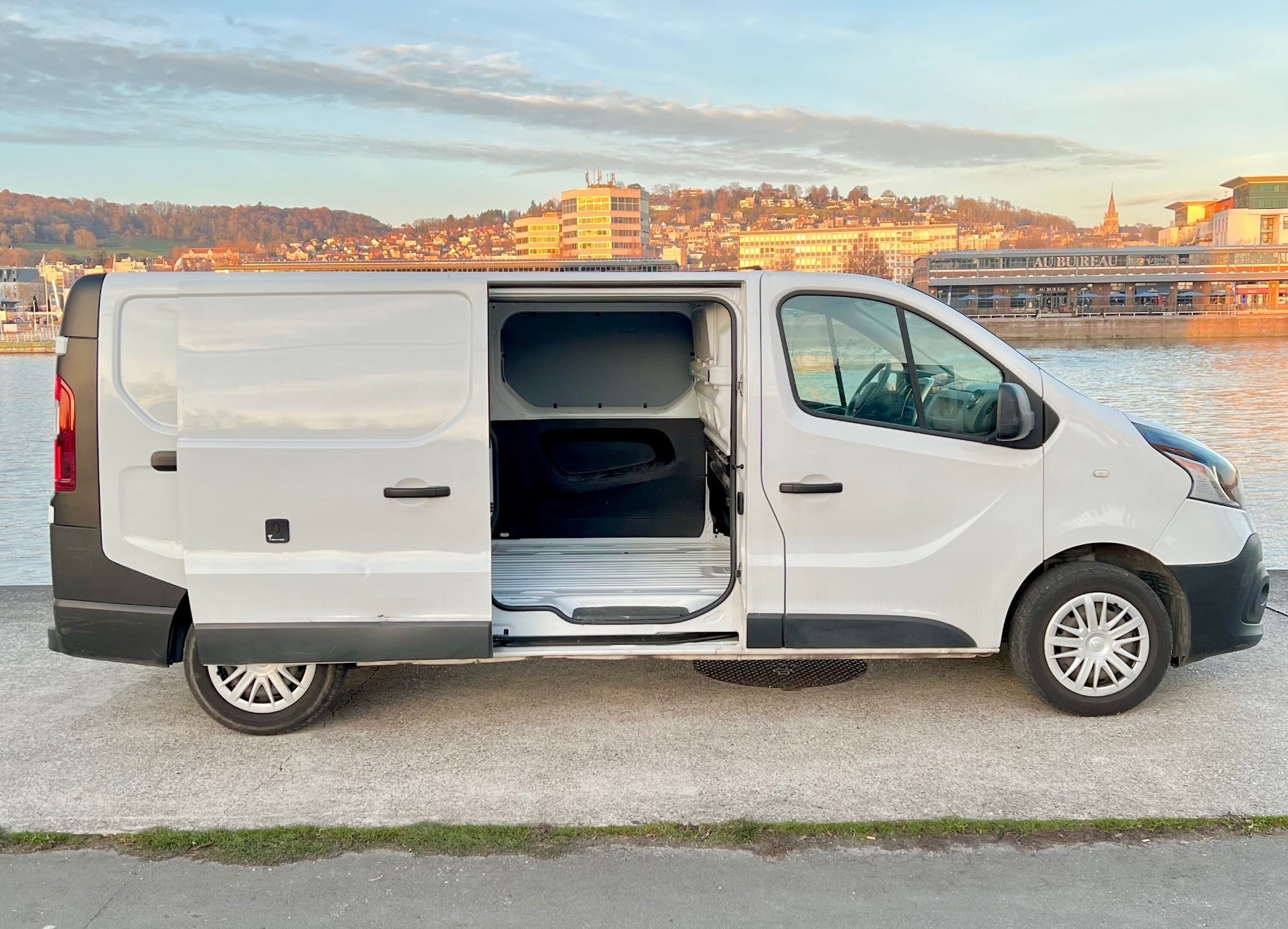 Renault Trafic L2H1 VERSION ALLONGÉE avec Climatisation