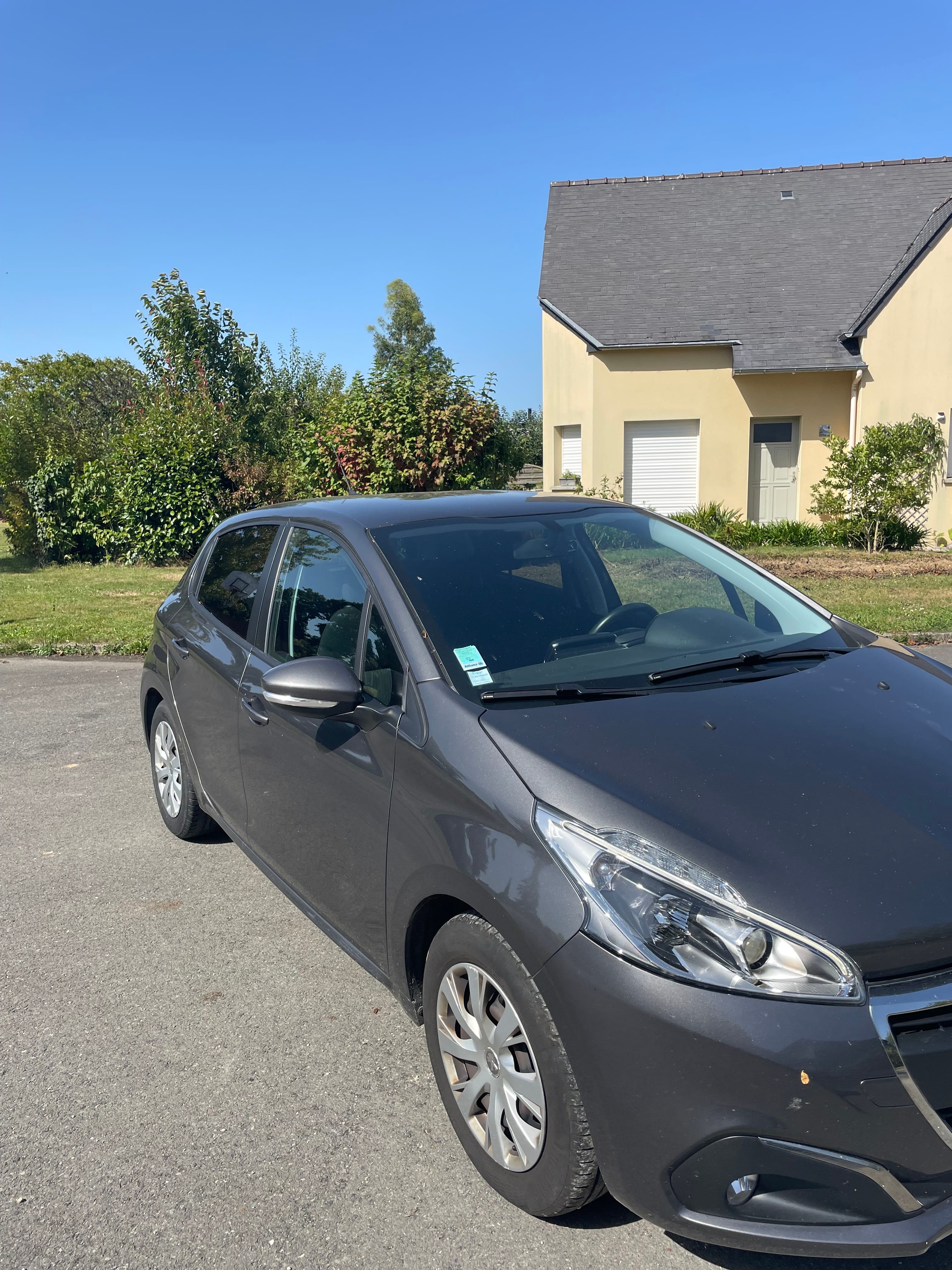 Peugeot 208 avec Climatisation