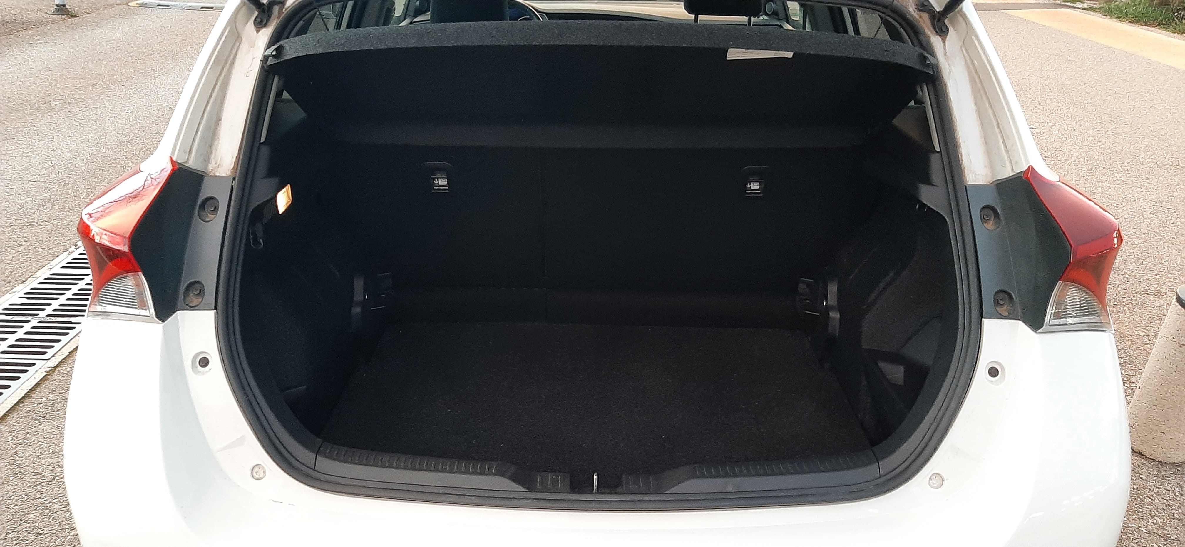 Toyota Auris with Bluetooth audio