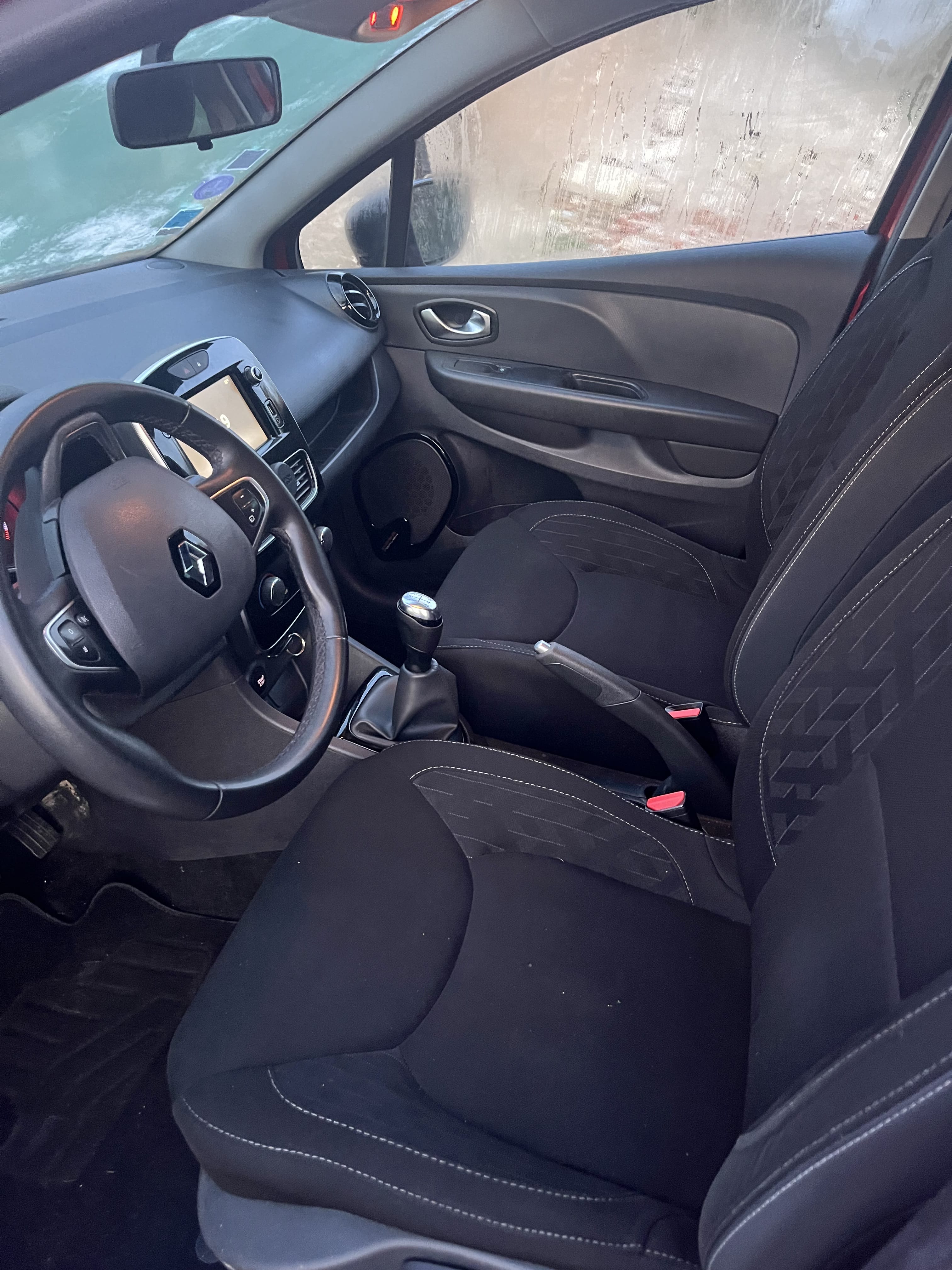 Renault Clio avec Entrée audio / iPod