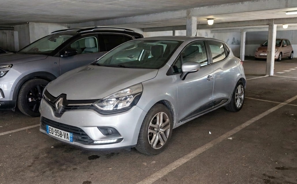 Renault Clio EQ958VA avec Climatisation