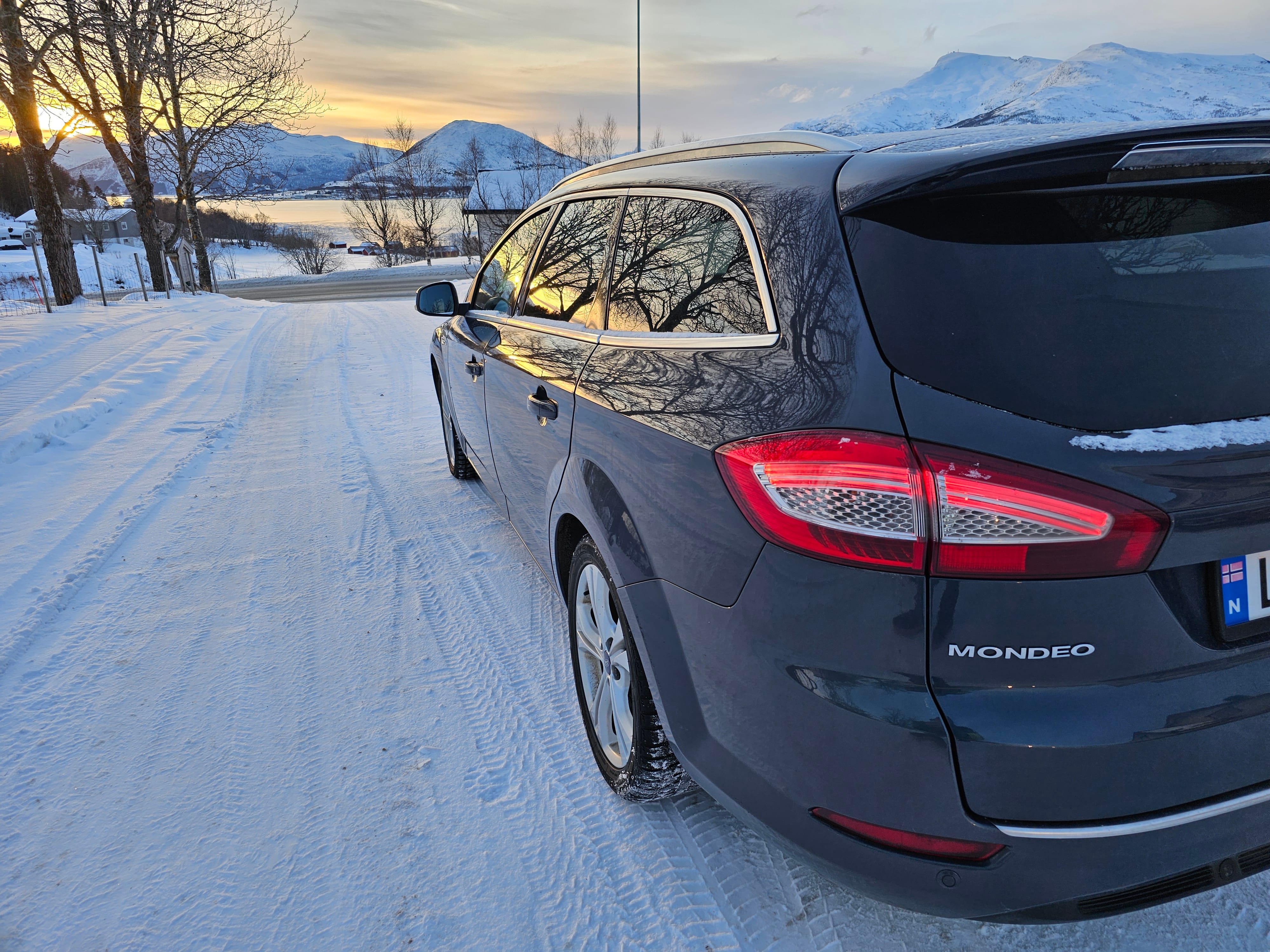 Ford Mondeo SW med Vinterdekk