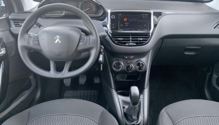Peugeot 208 avec Régulateur de vitesse