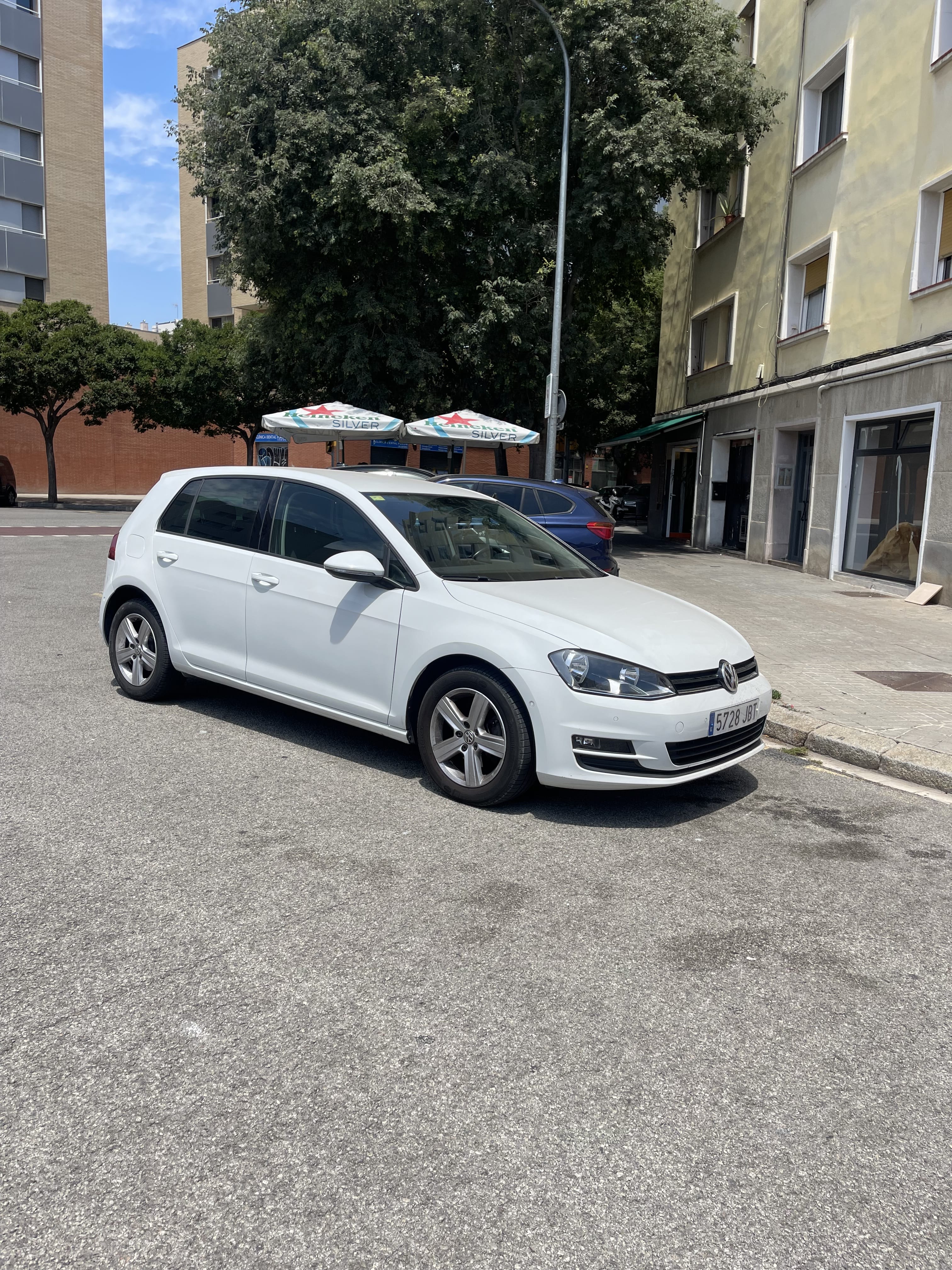 Volkswagen Golf avec Climatisation