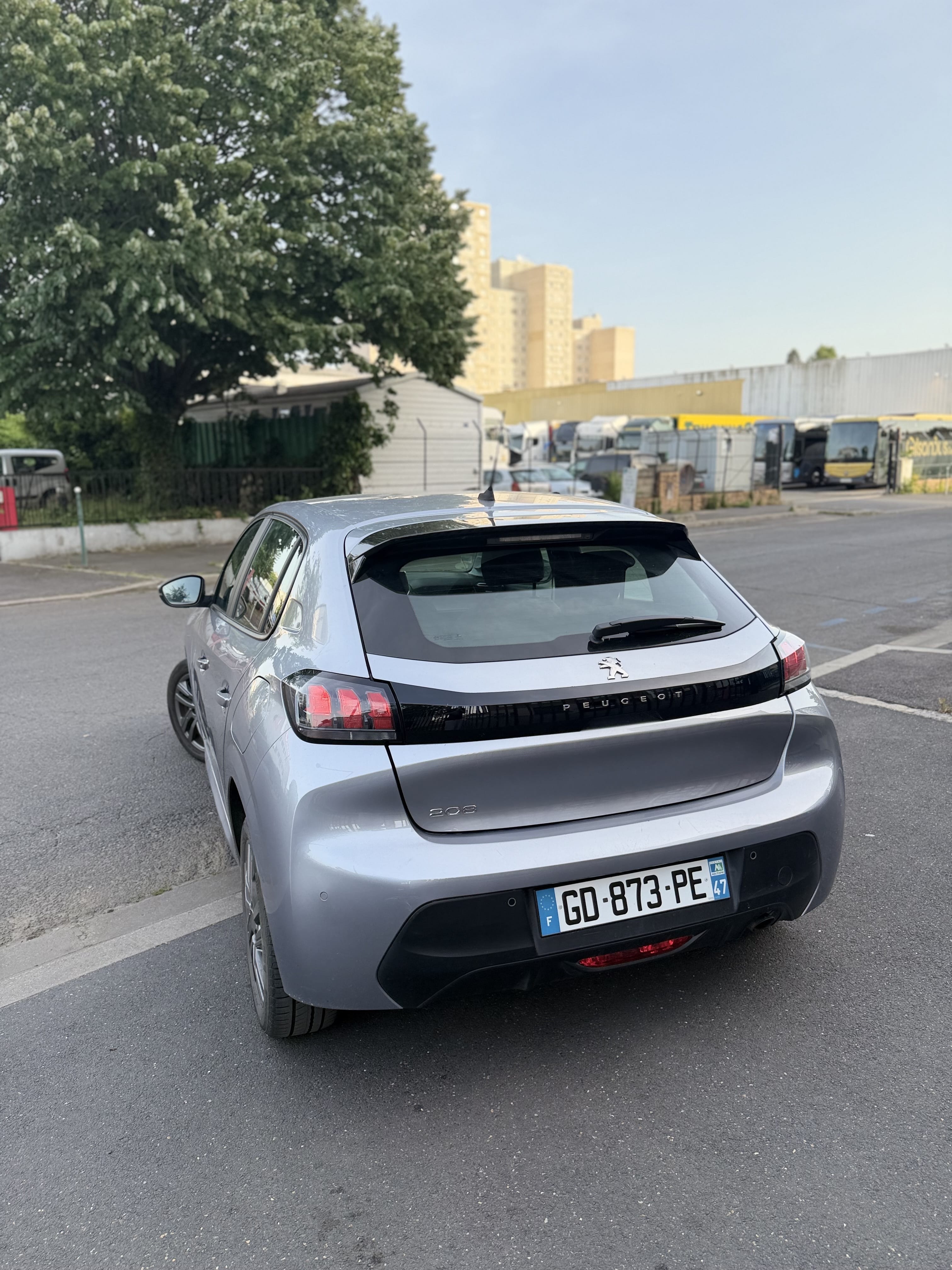 Peugeot 208 avec GPS