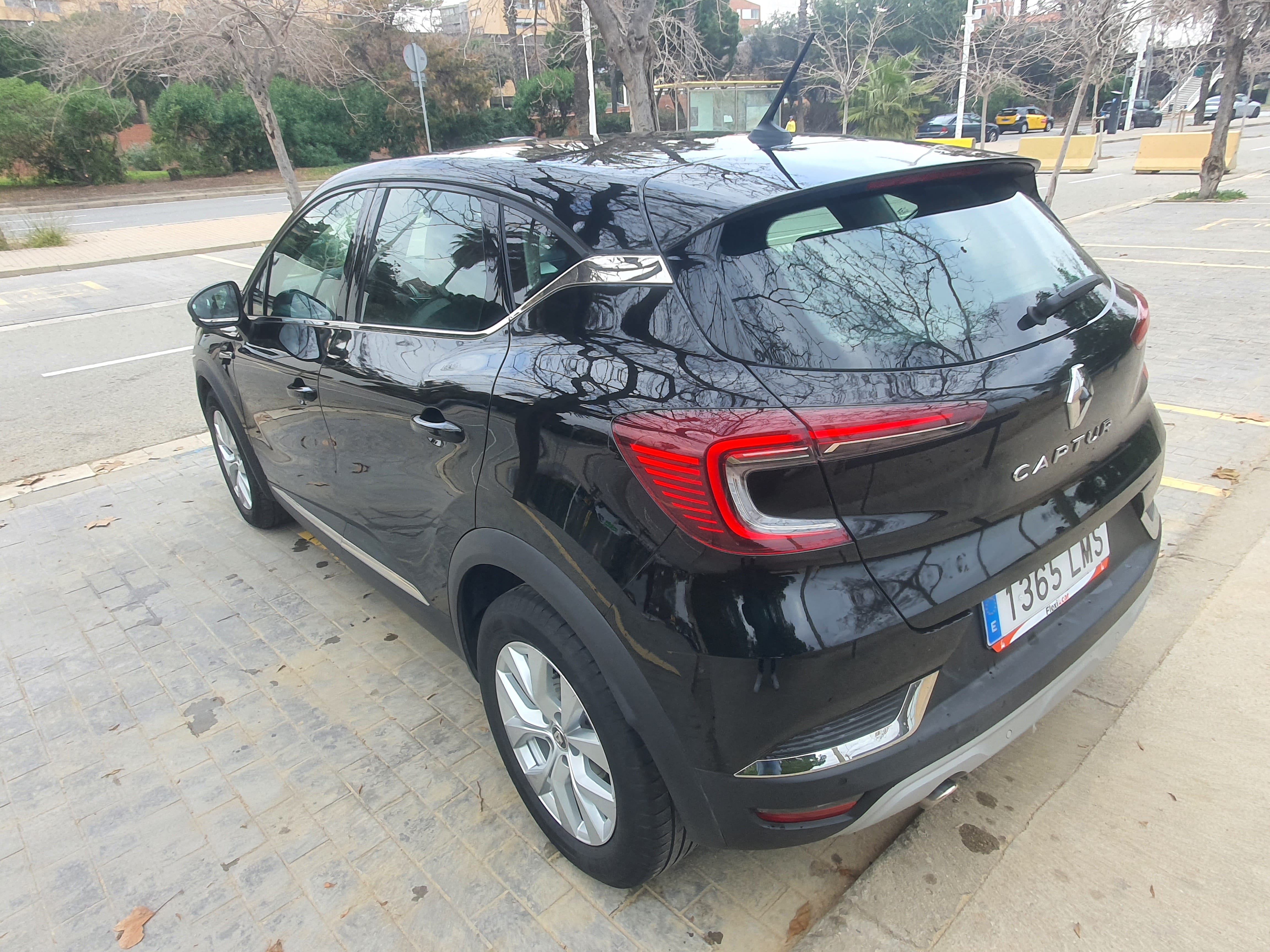 Renault Captur E-TECH 140CV Automático med Cruisekontroll