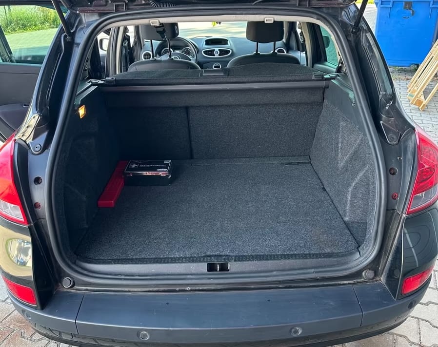 Renault Clio Grandtour Schwarz with Air conditioning