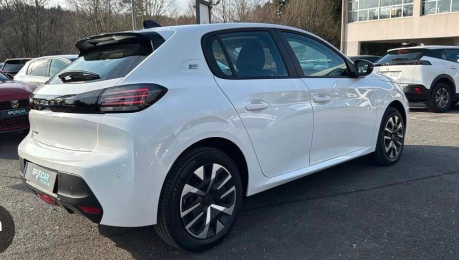 Peugeot 208 avec GPS