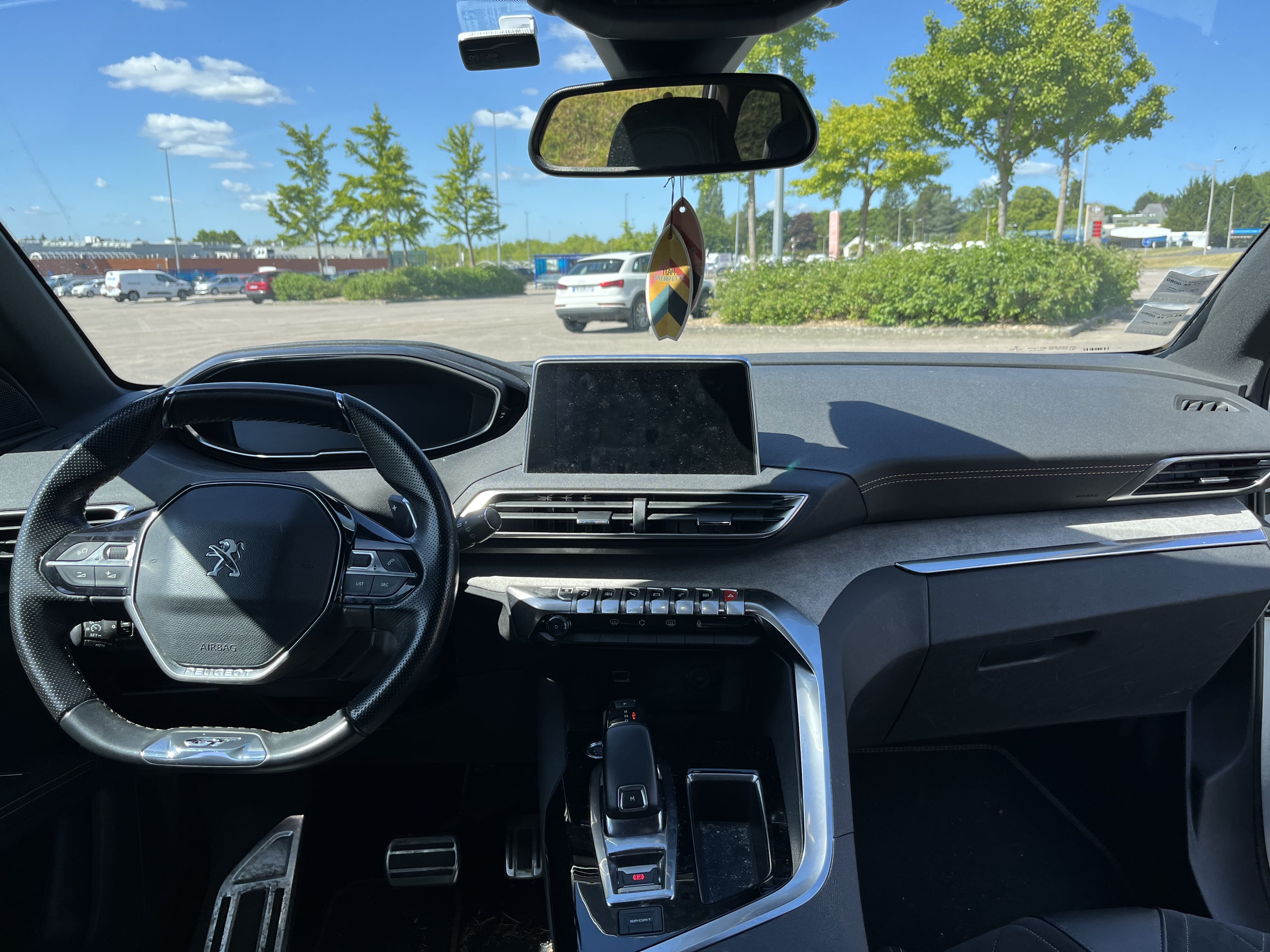 Peugeot 5008 avec GPS