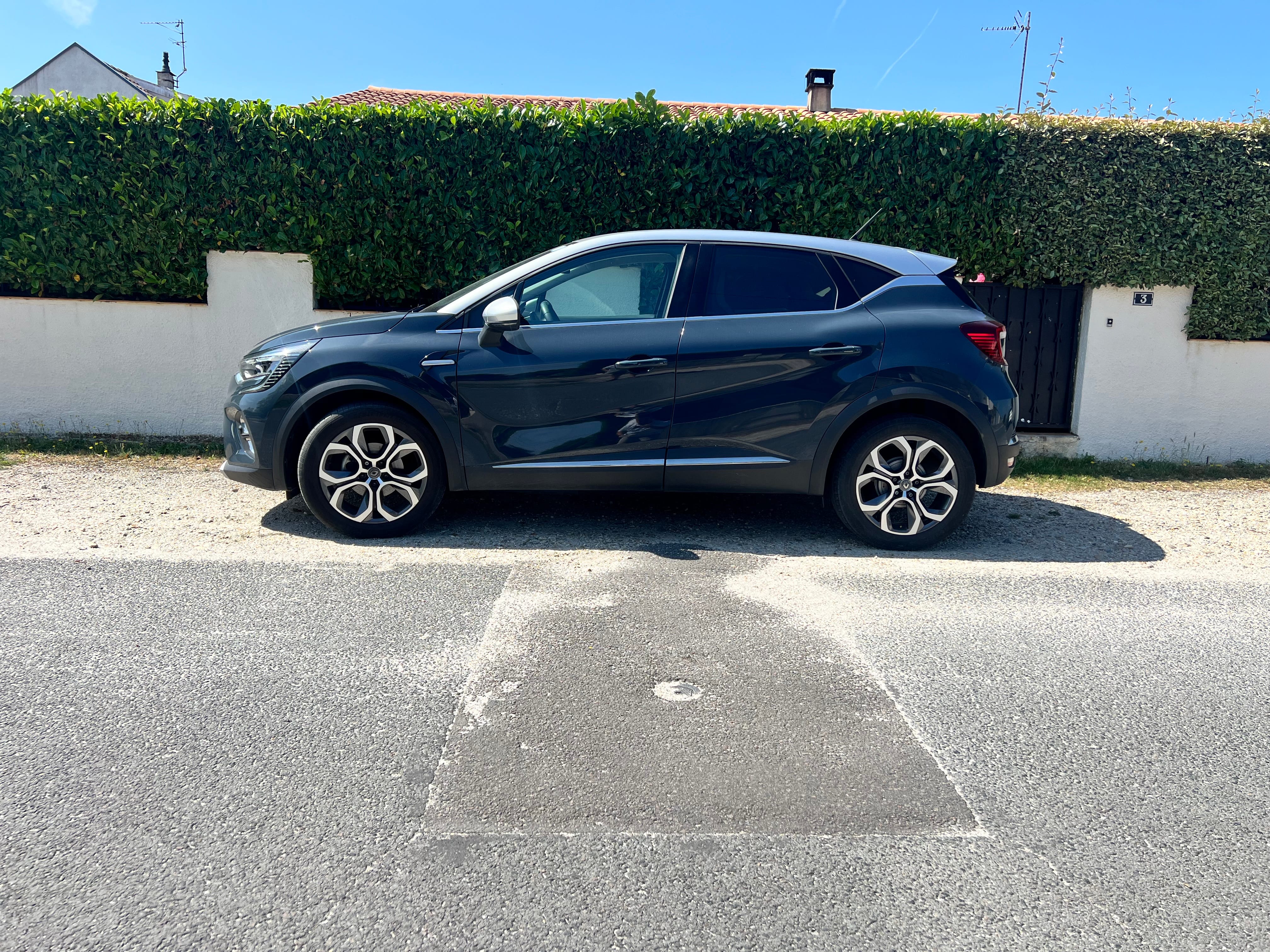 Renault Captur with GPS