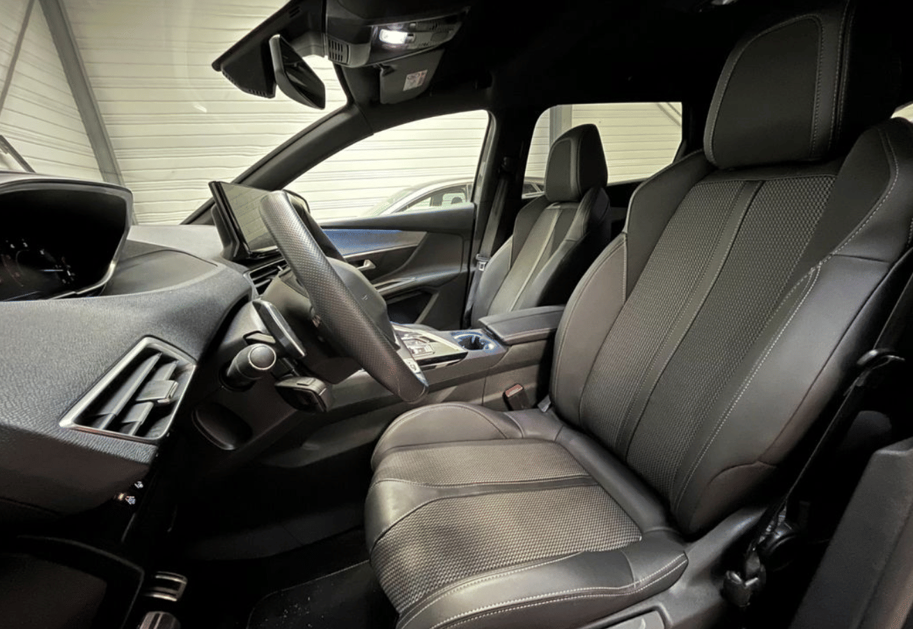 Peugeot 5008 avec Siège bébé