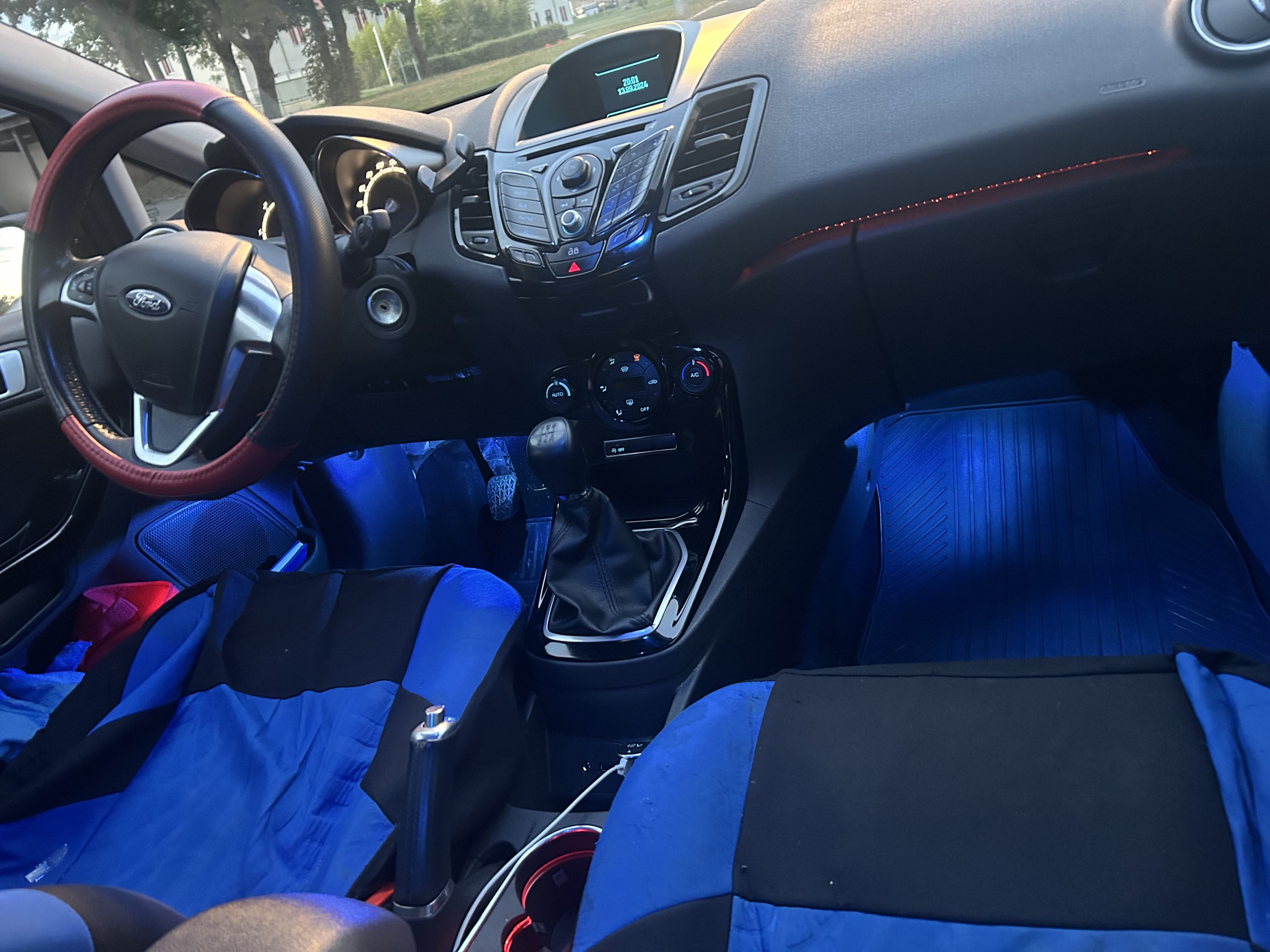 Ford Fiesta avec Entrée audio / iPod