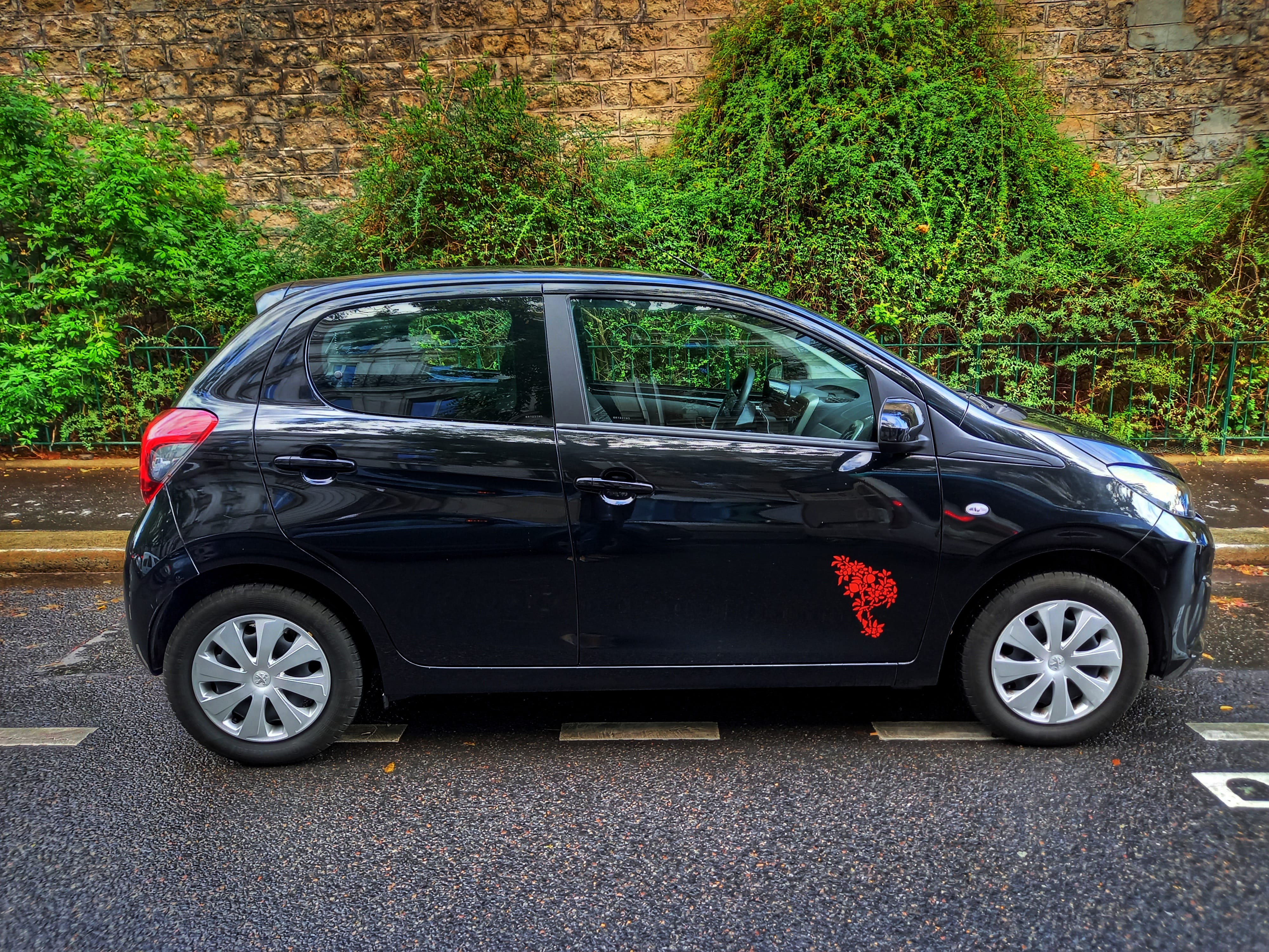 Peugeot 108 5 portes - Citadine - 4 places with Air conditioning