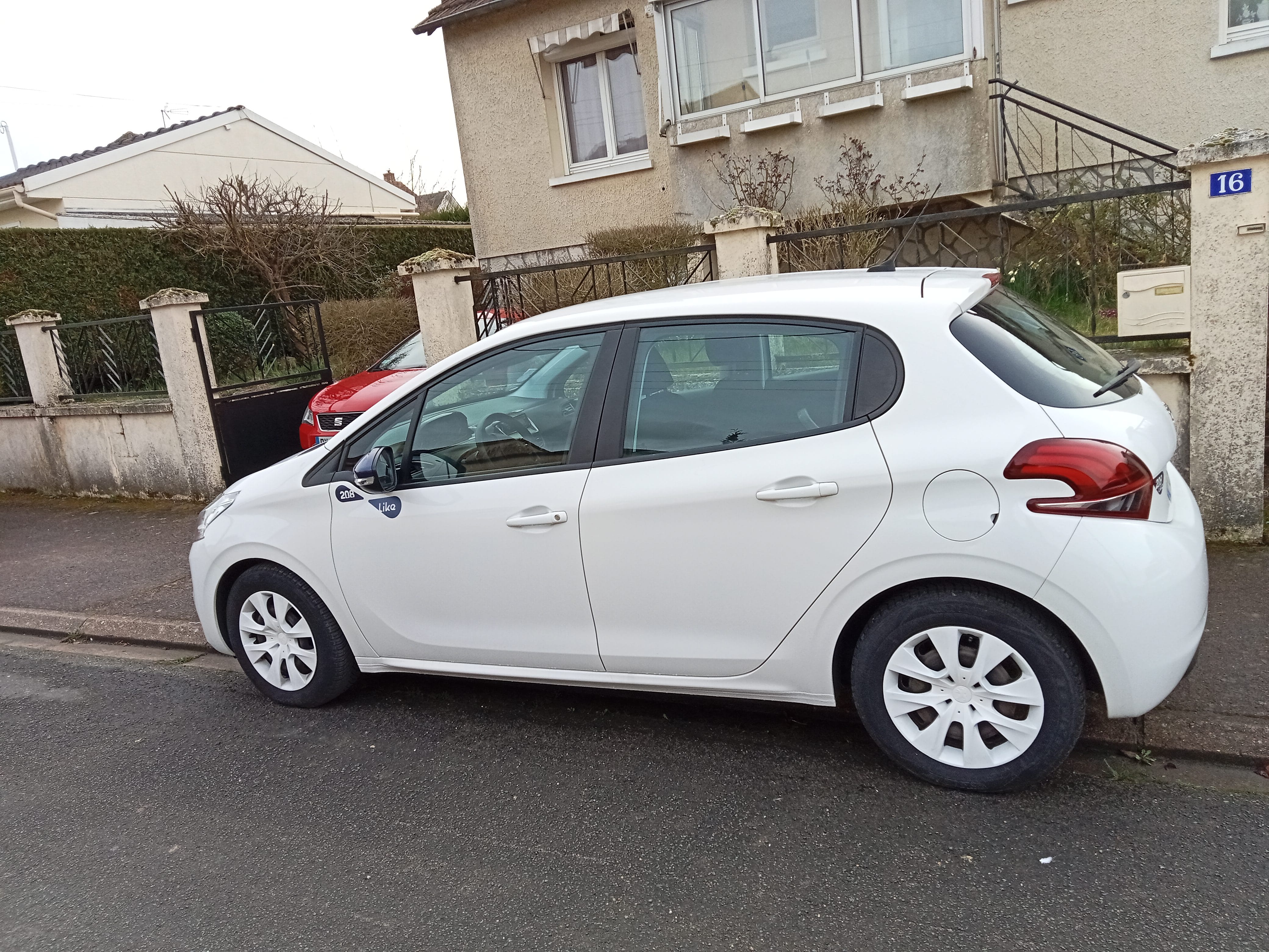 Peugeot 208 avec Régulateur de vitesse