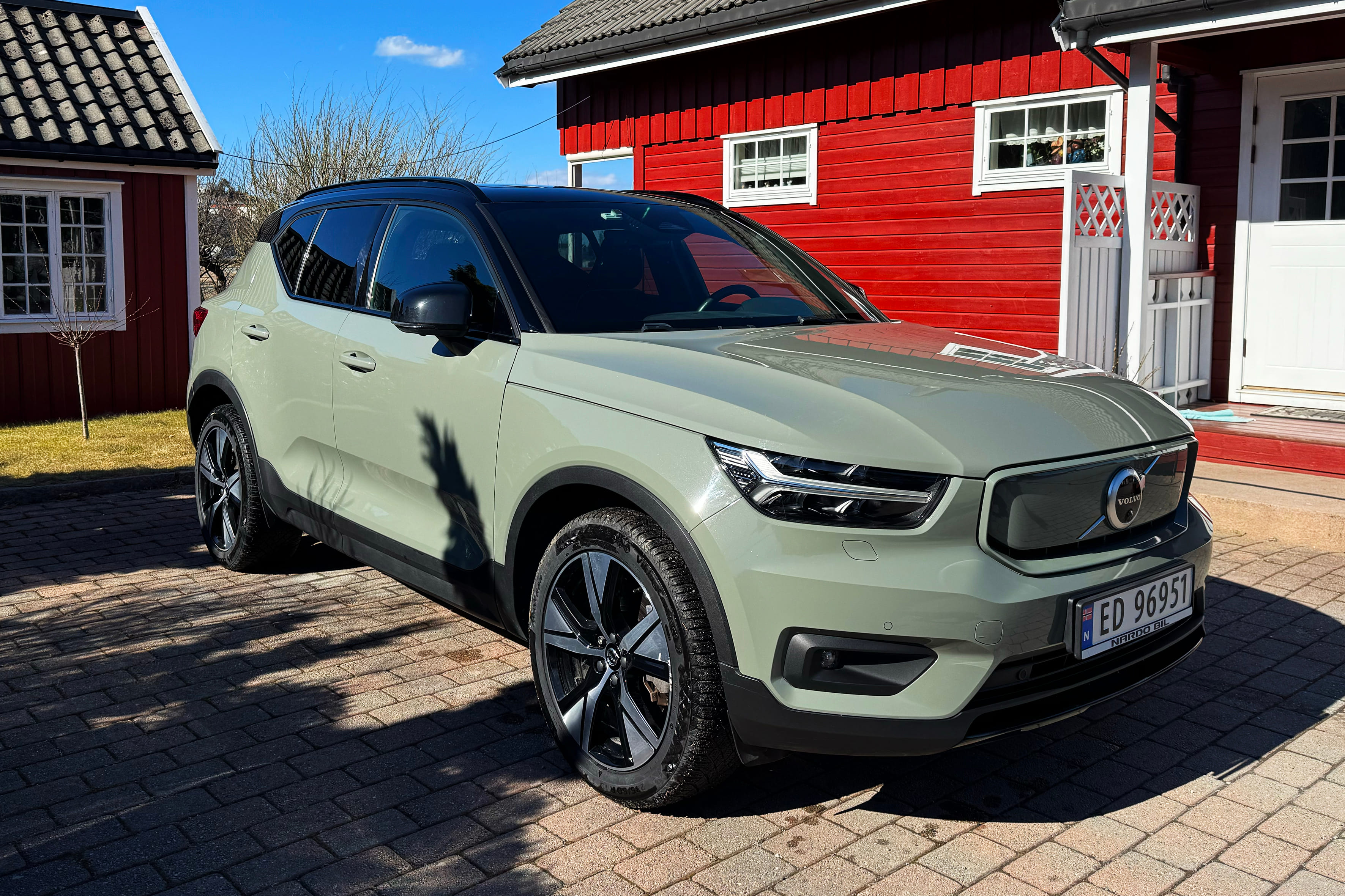 Volvo XC40 Recharge med GPS