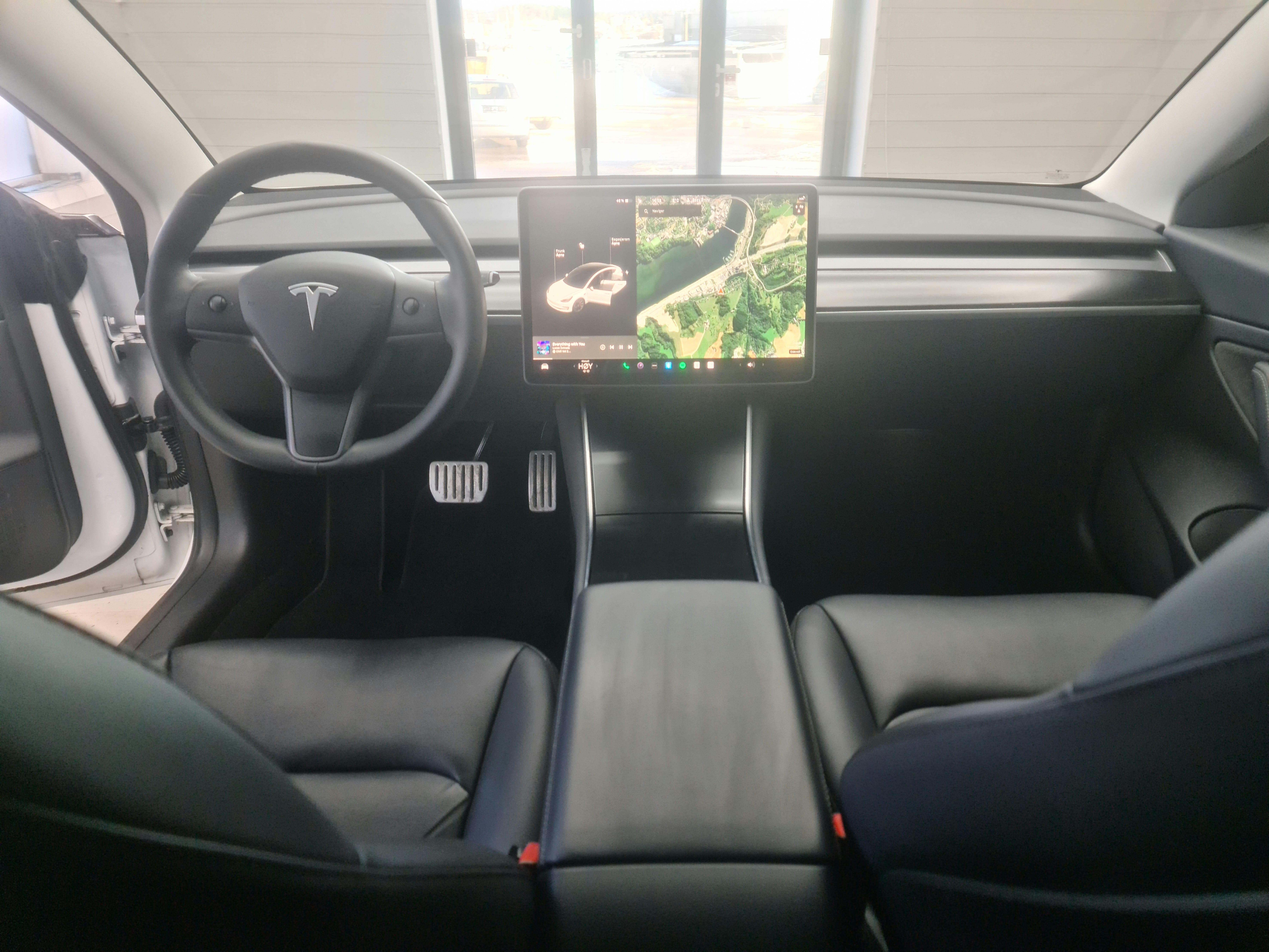 Tesla Model 3 med Cruisekontroll