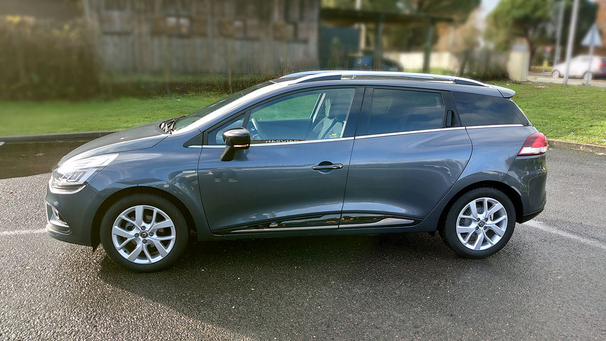 Renault Clio Estate with Air conditioning