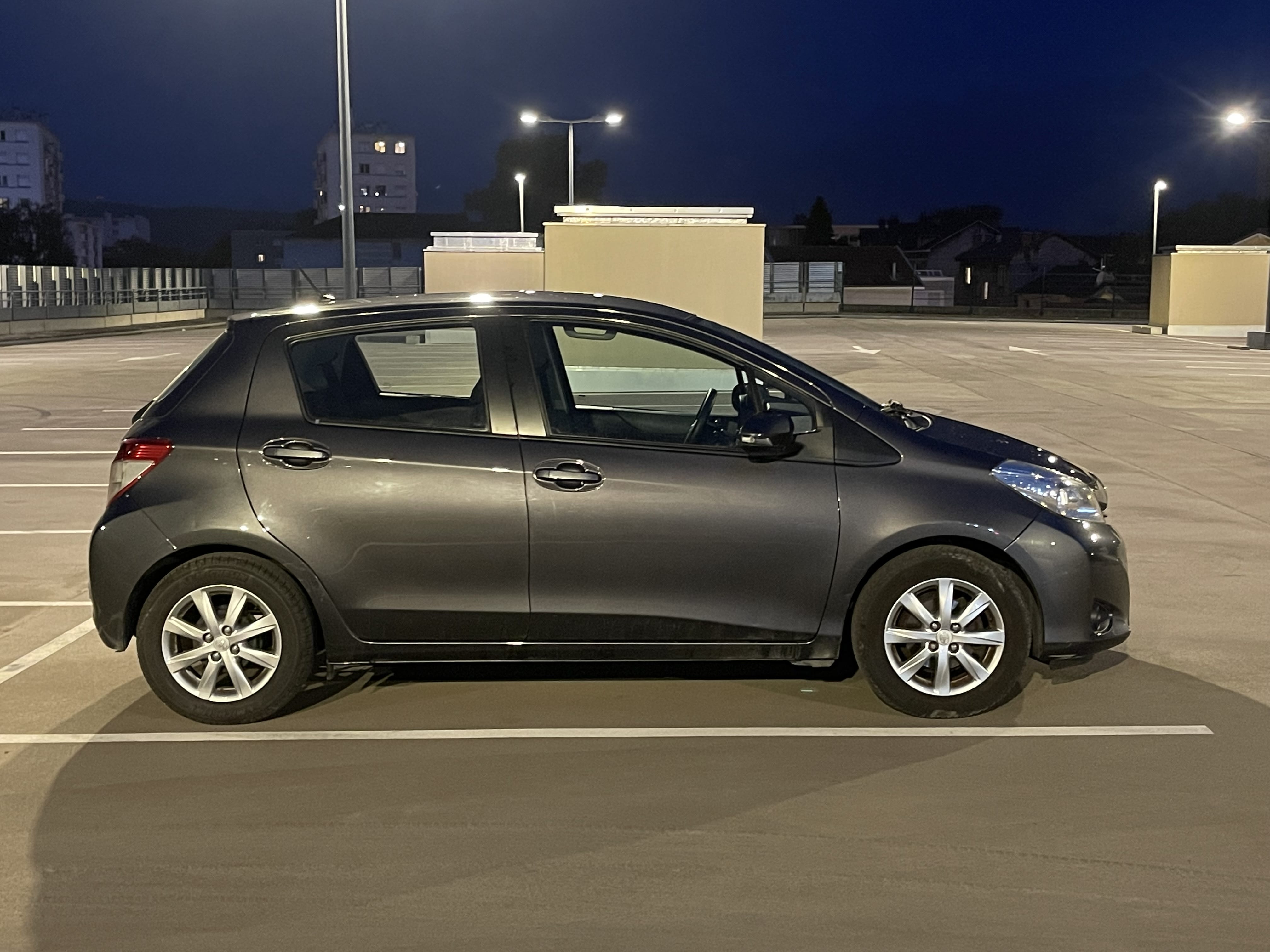 Toyota Yaris Clim - 6 avec Siège bébé
