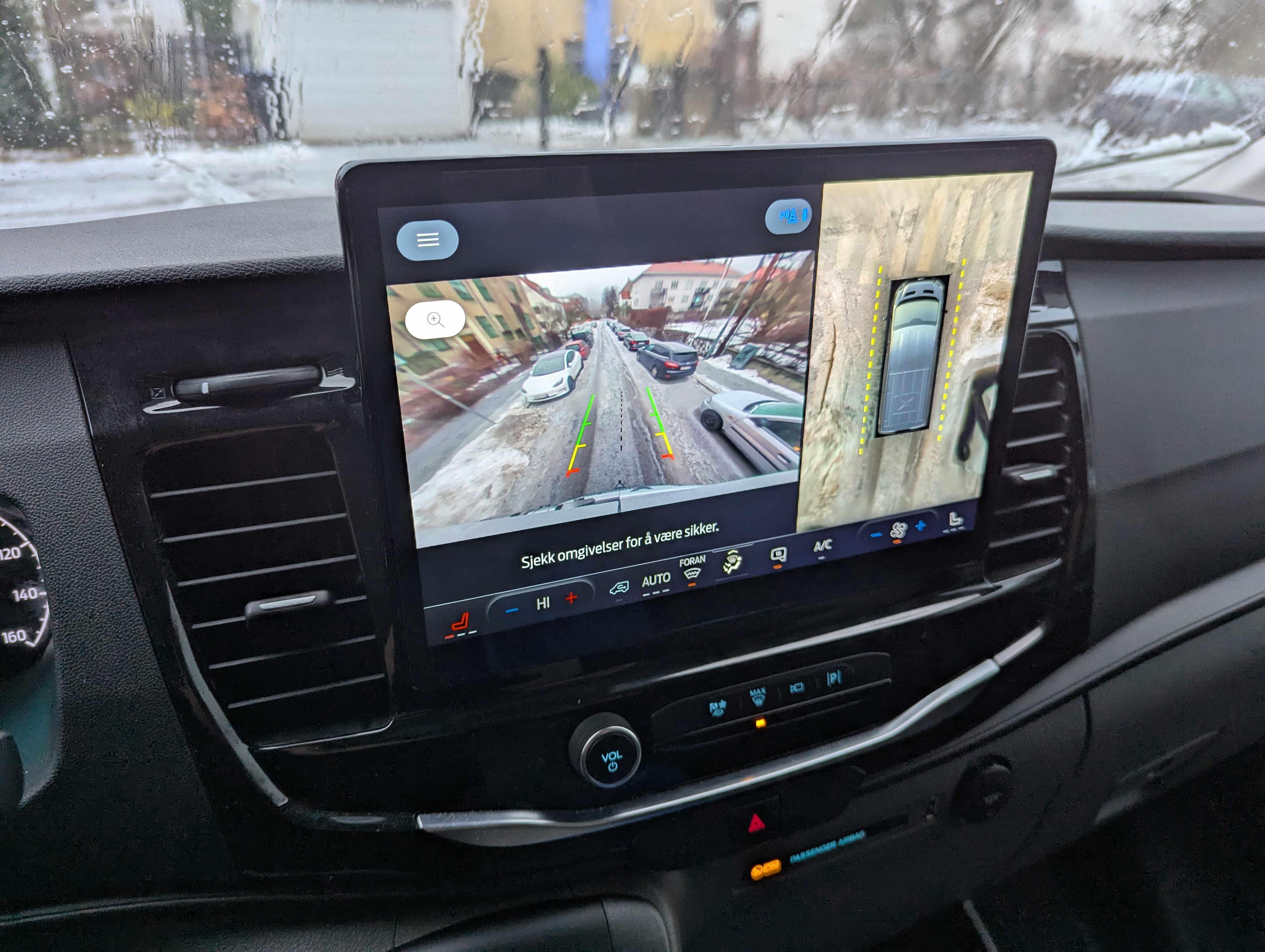 Ford Transit 350 mit Apple CarPlay