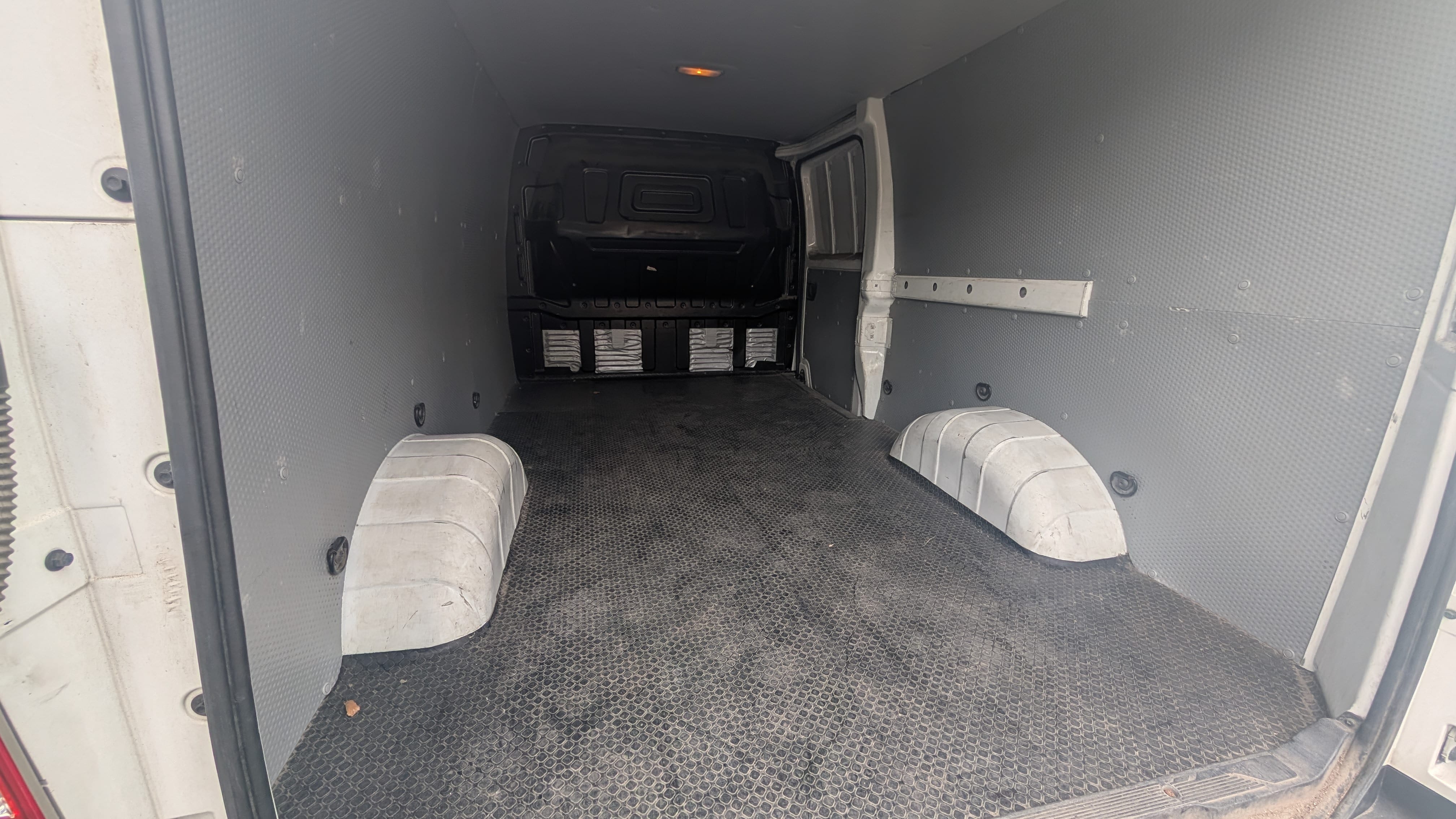 Maxus eDeliver 3 / enormt bagasjerom / lang rekkevidde / masse riper avec Audio Bluetooth