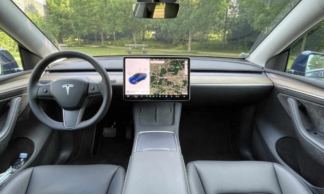 Tesla Model Y avec Régulateur de vitesse
