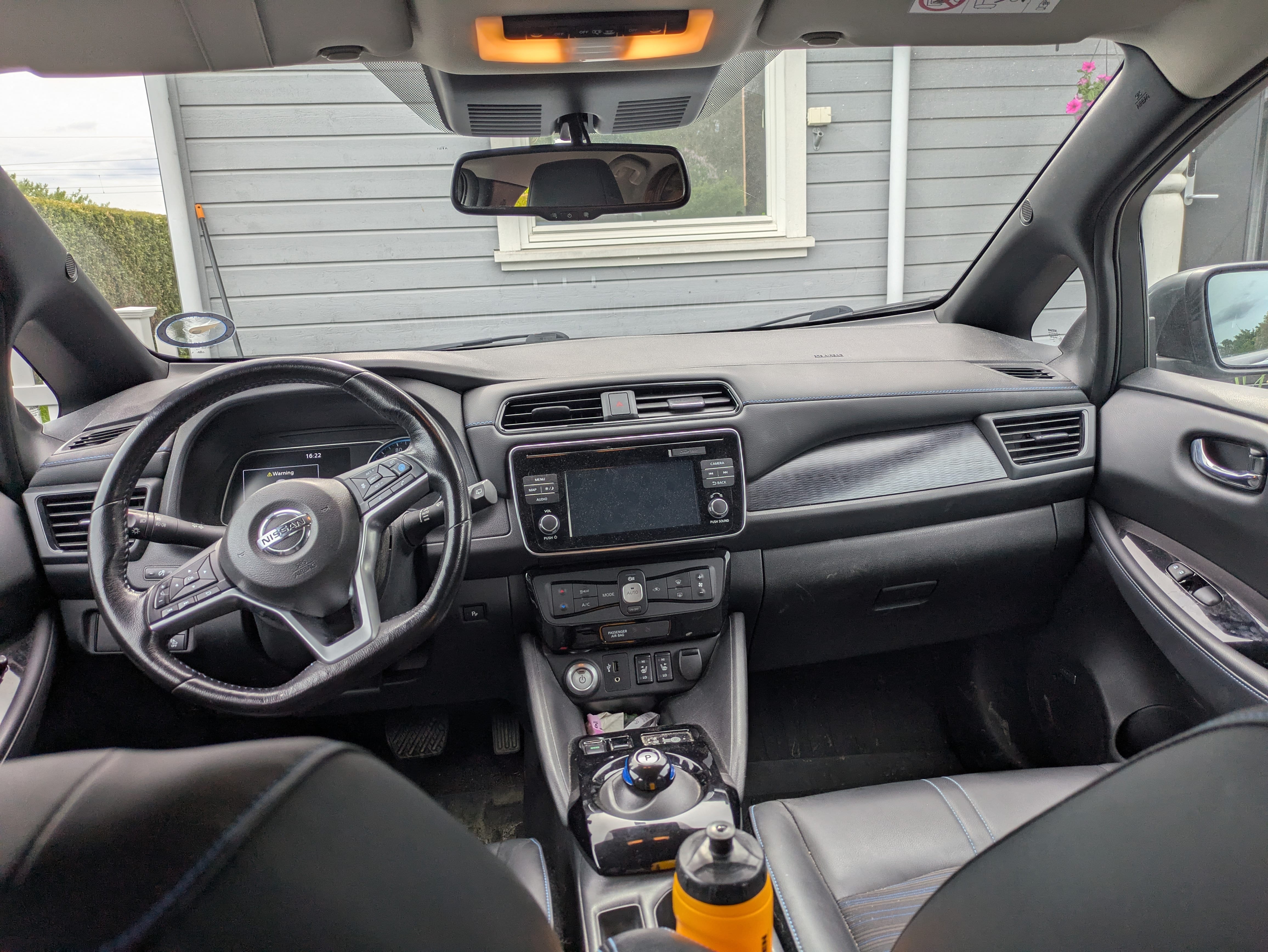 Nissan Leaf med Babysete