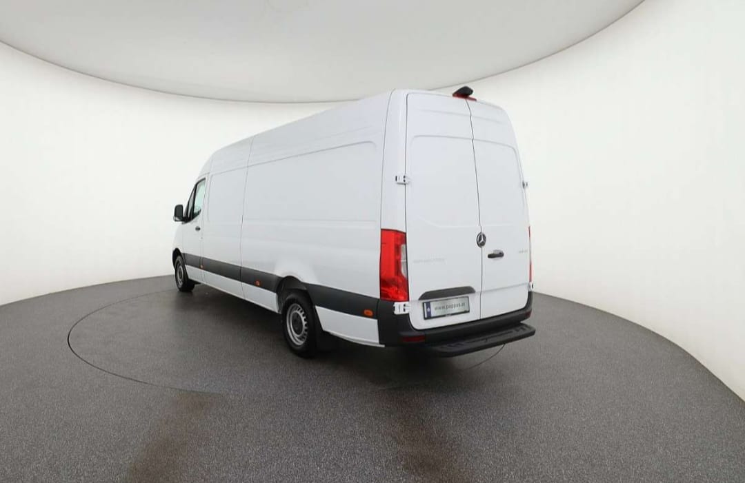 Mercedes-Benz Sprinter mit Navigationsgerät