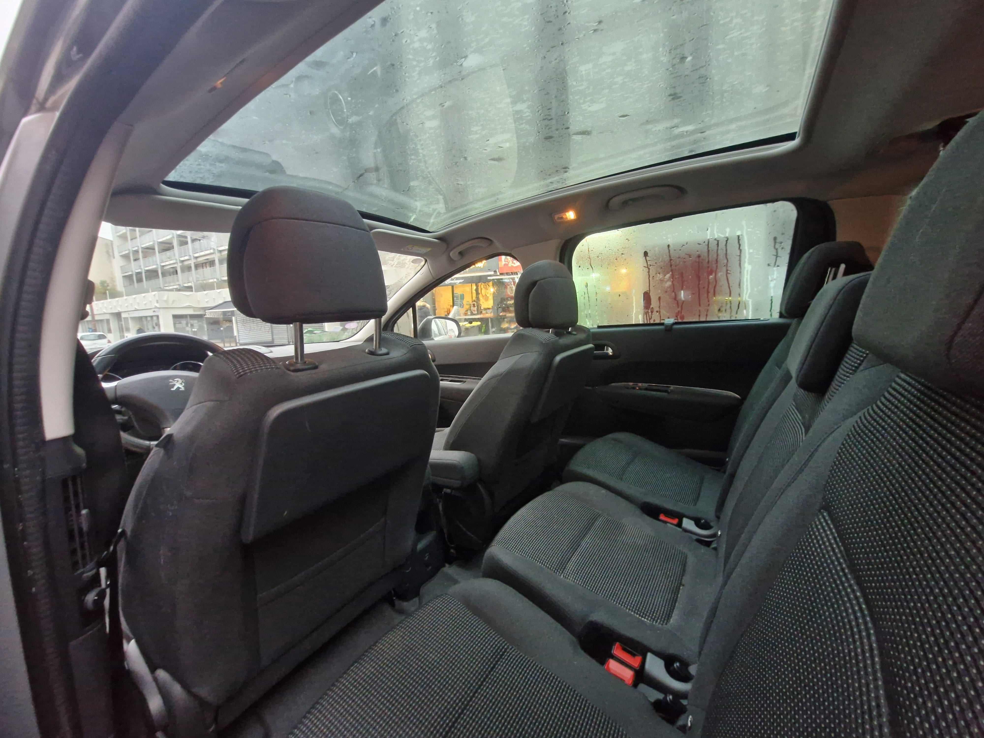 Peugeot 5008 avec Siège bébé