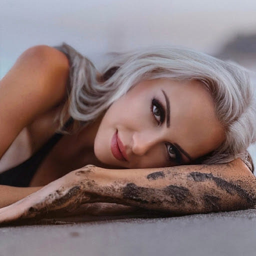 Julie Helen