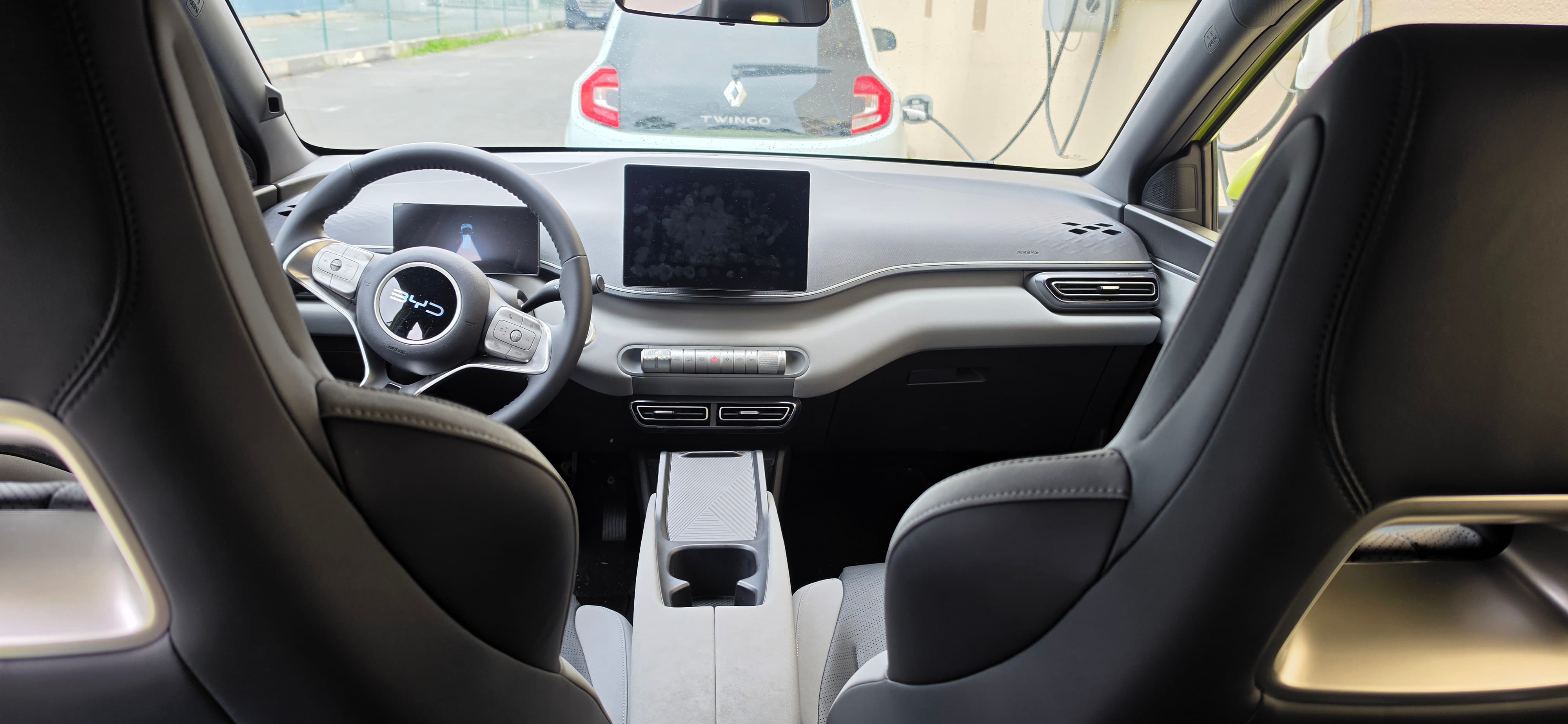 BYD Dolphin avec GPS