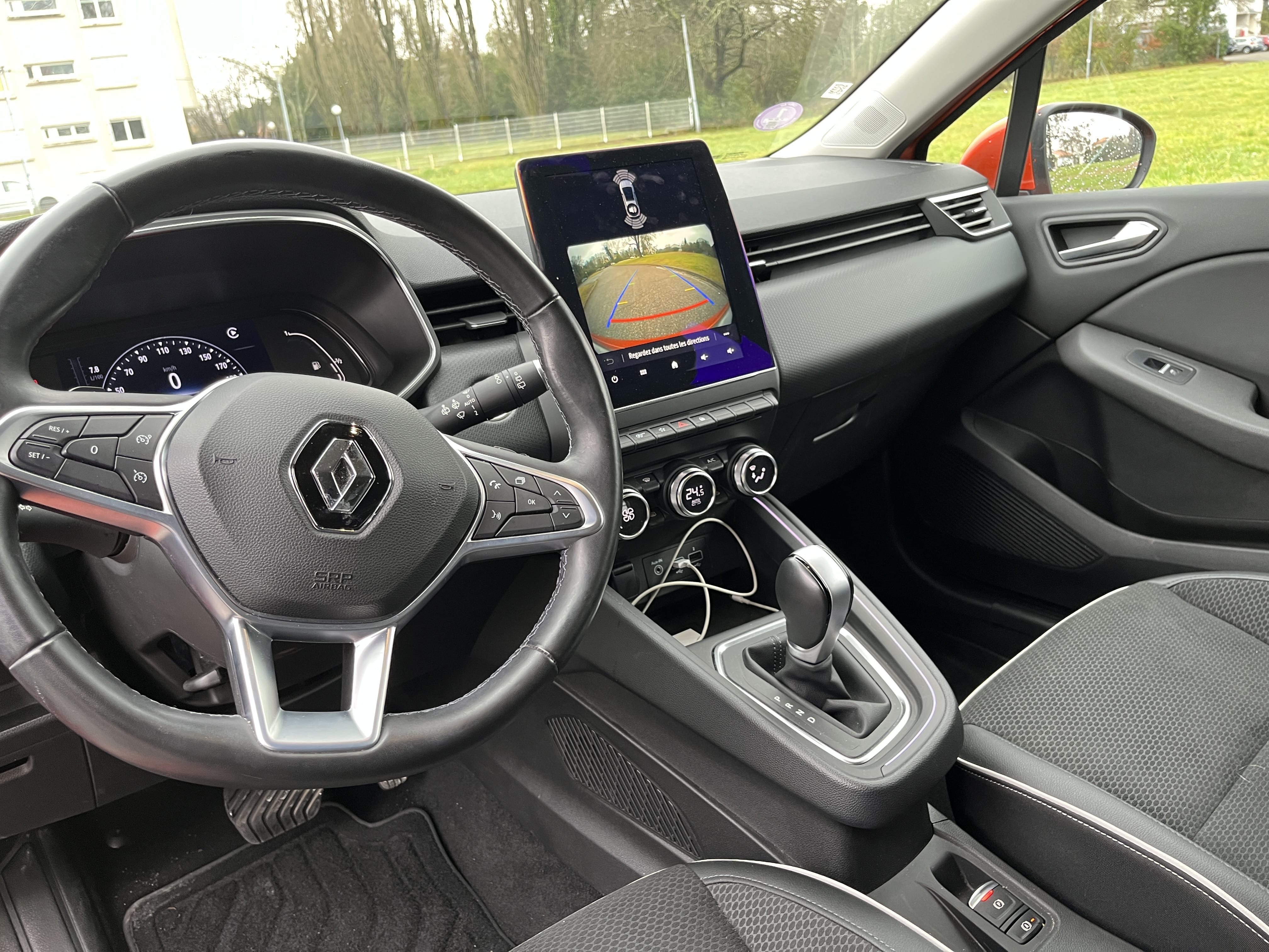 Renault Clio Intense boîte auto mit Kindersitz