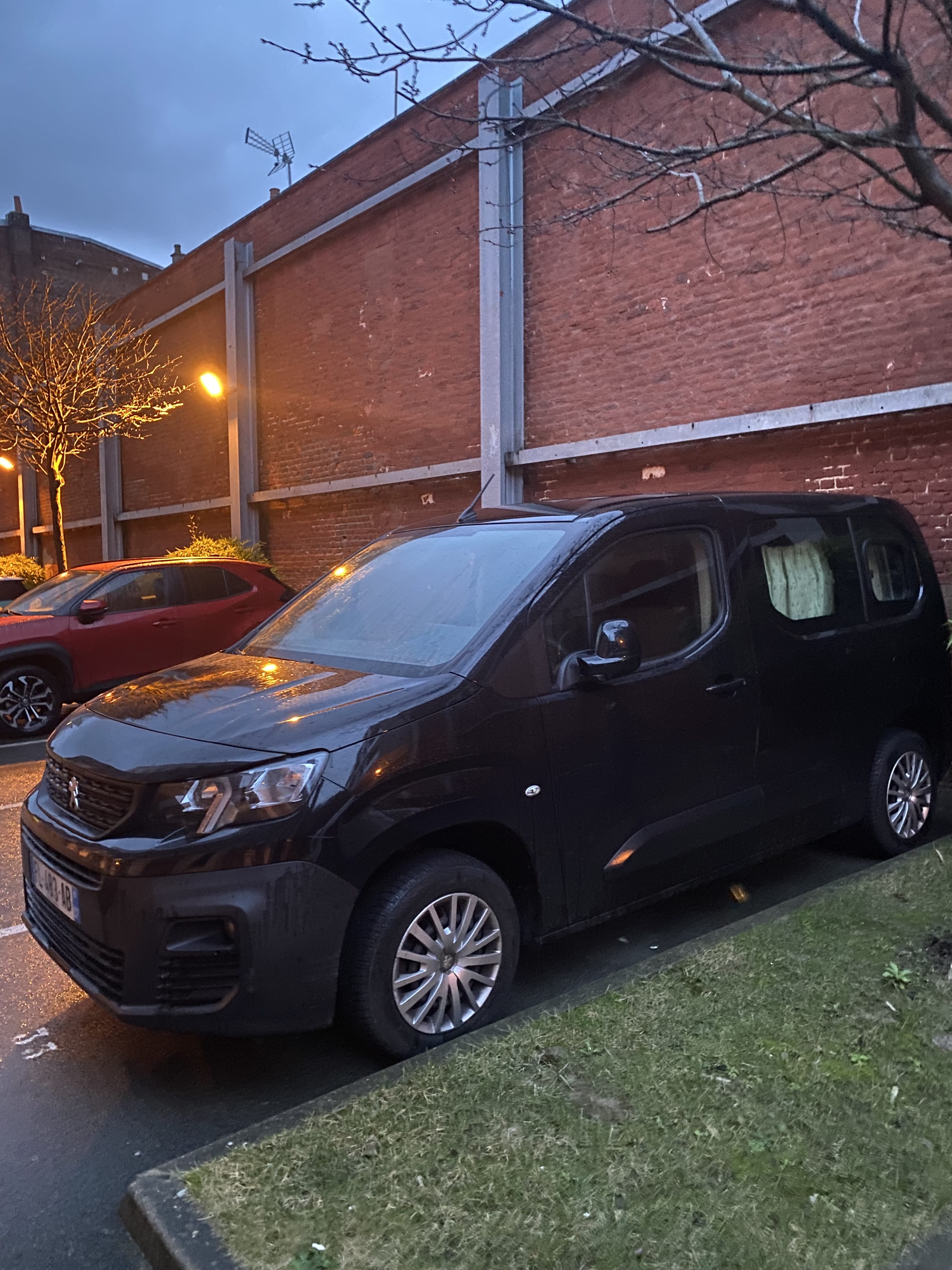 Peugeot Partner avec Attelage