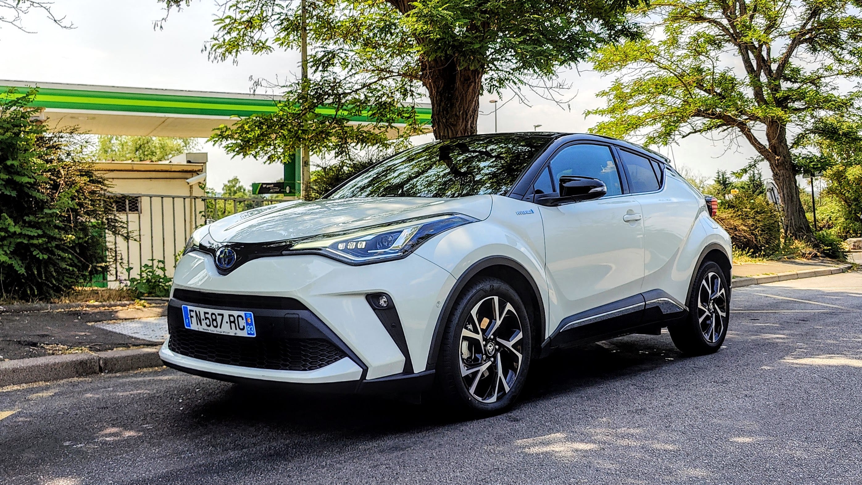 Toyota C-HR Hybrid, 2020, Essence 95 / Électrique (hybride), automatique
