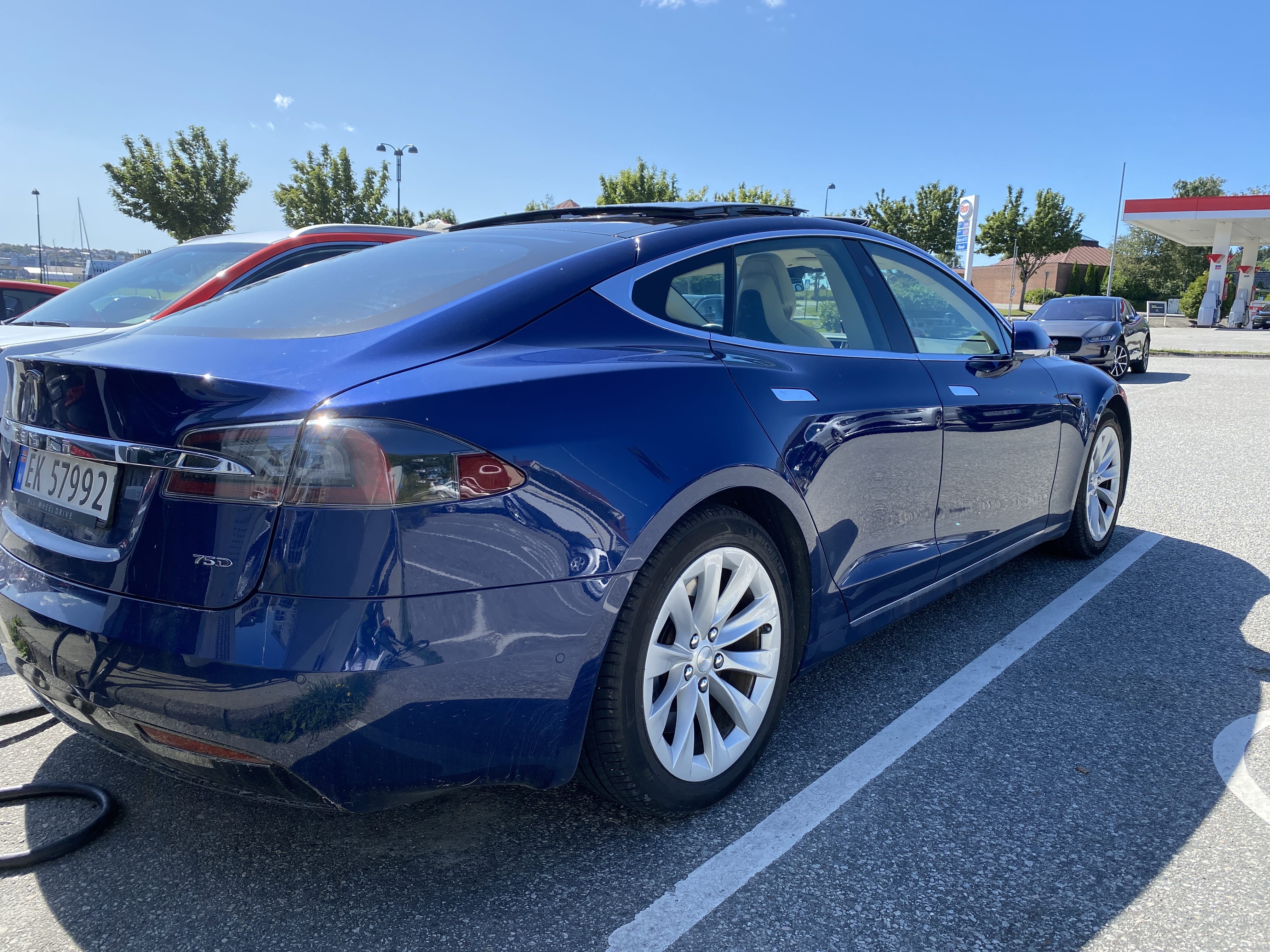 Tesla Model S 75D med GPS