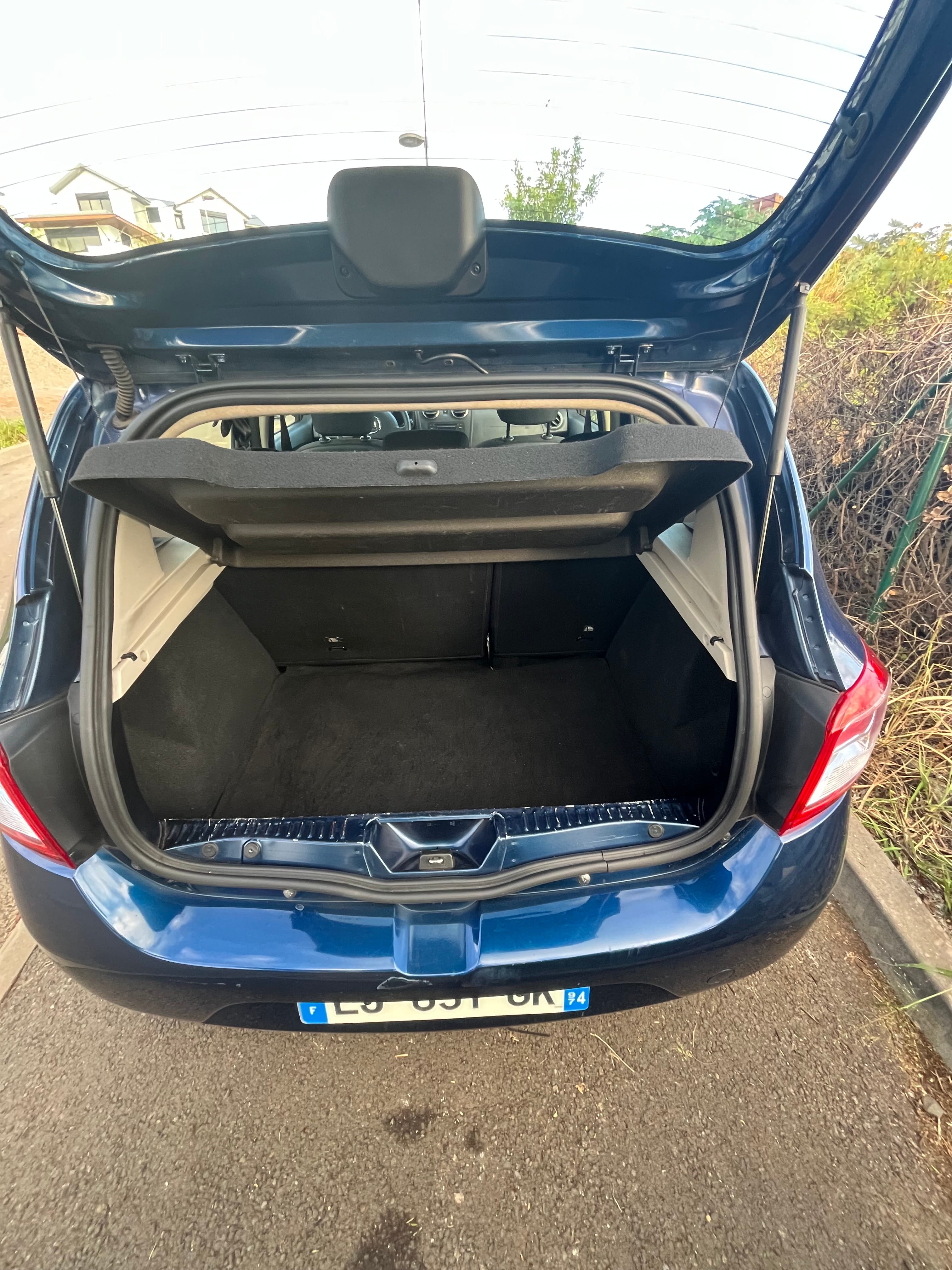 Dacia Sandero avec Autoradio