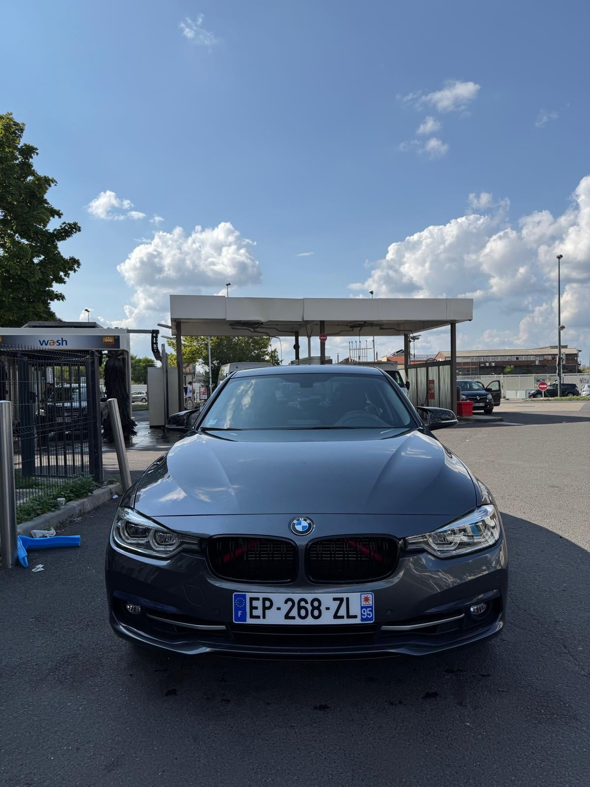 BMW Série 3, 2017, Essence 98 / Électrique (hybride), automatique