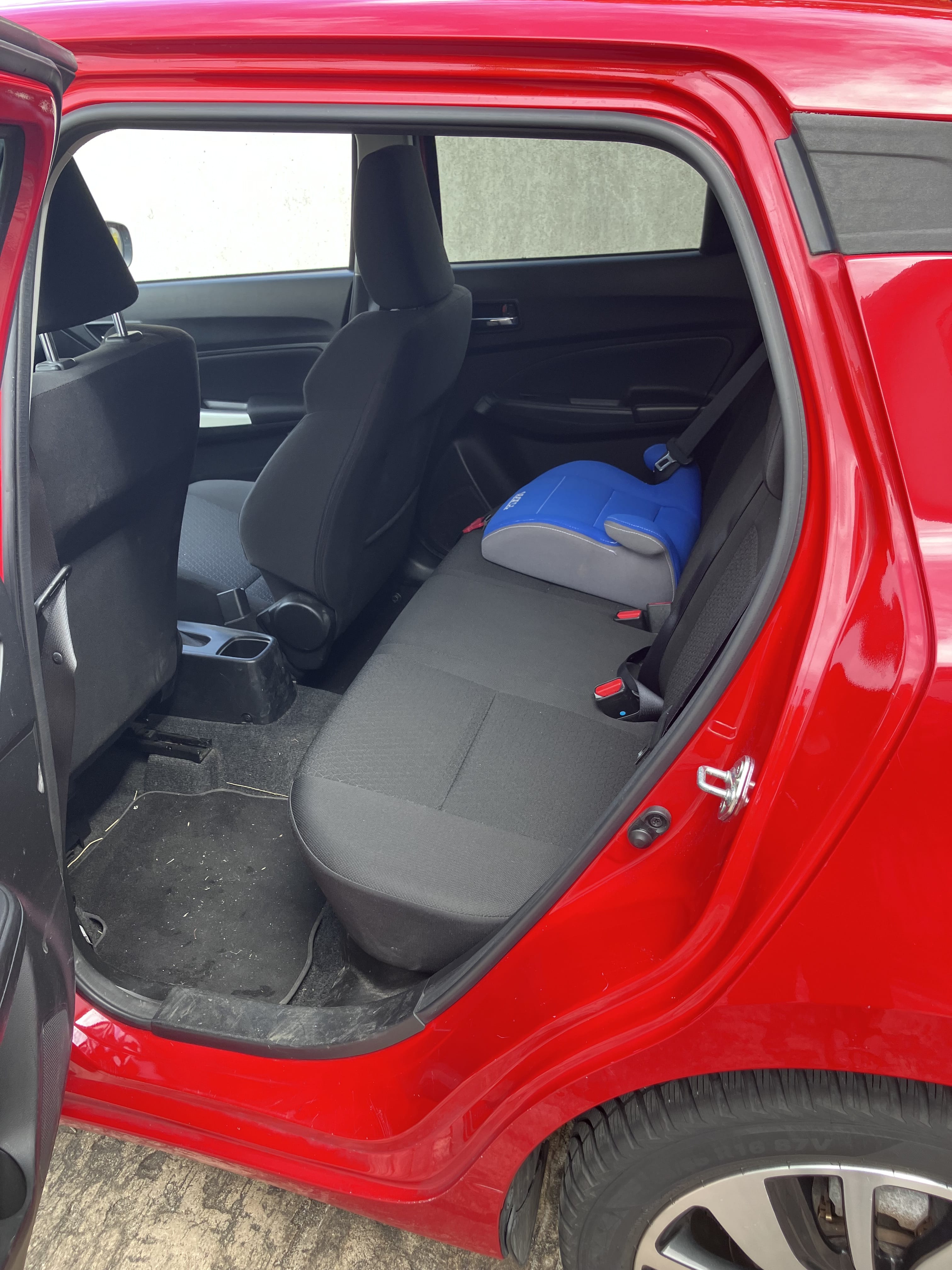 Suzuki Swift avec Siège bébé