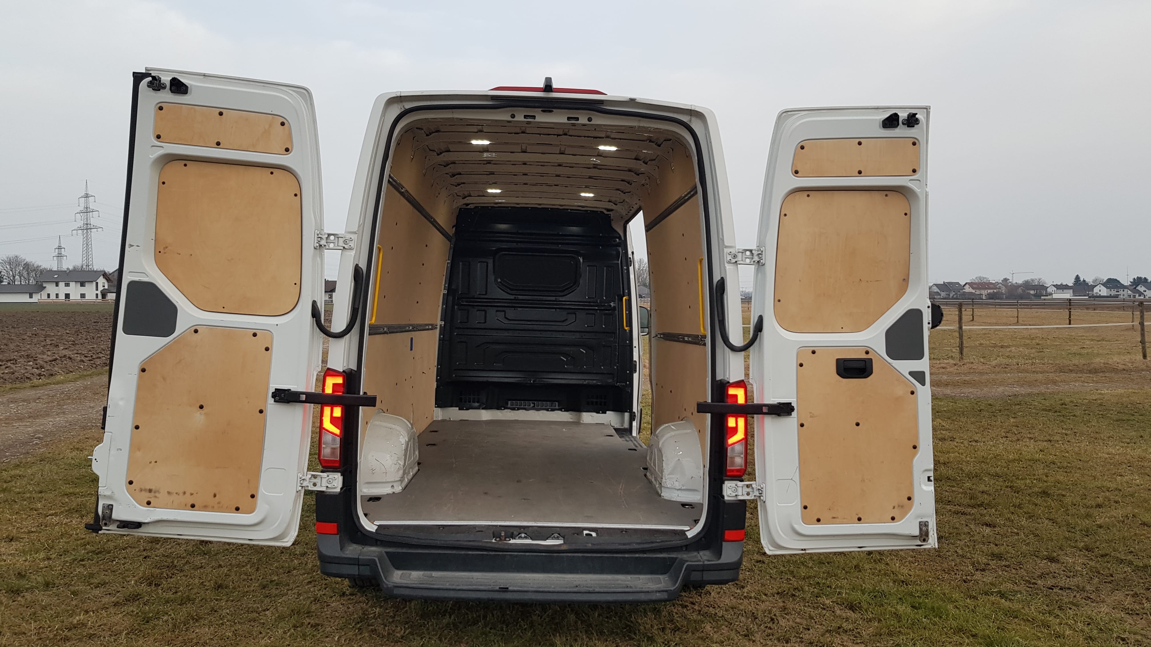Volkswagen Crafter L4 H3 with Apple CarPlay